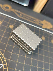 Biscuit Titanium