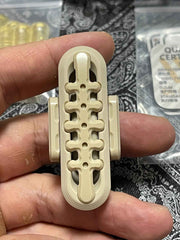 EXOSKELETON PEEK