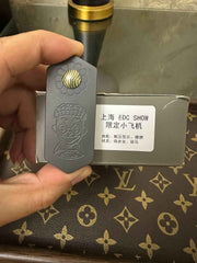Plane Zirconium Zircuti