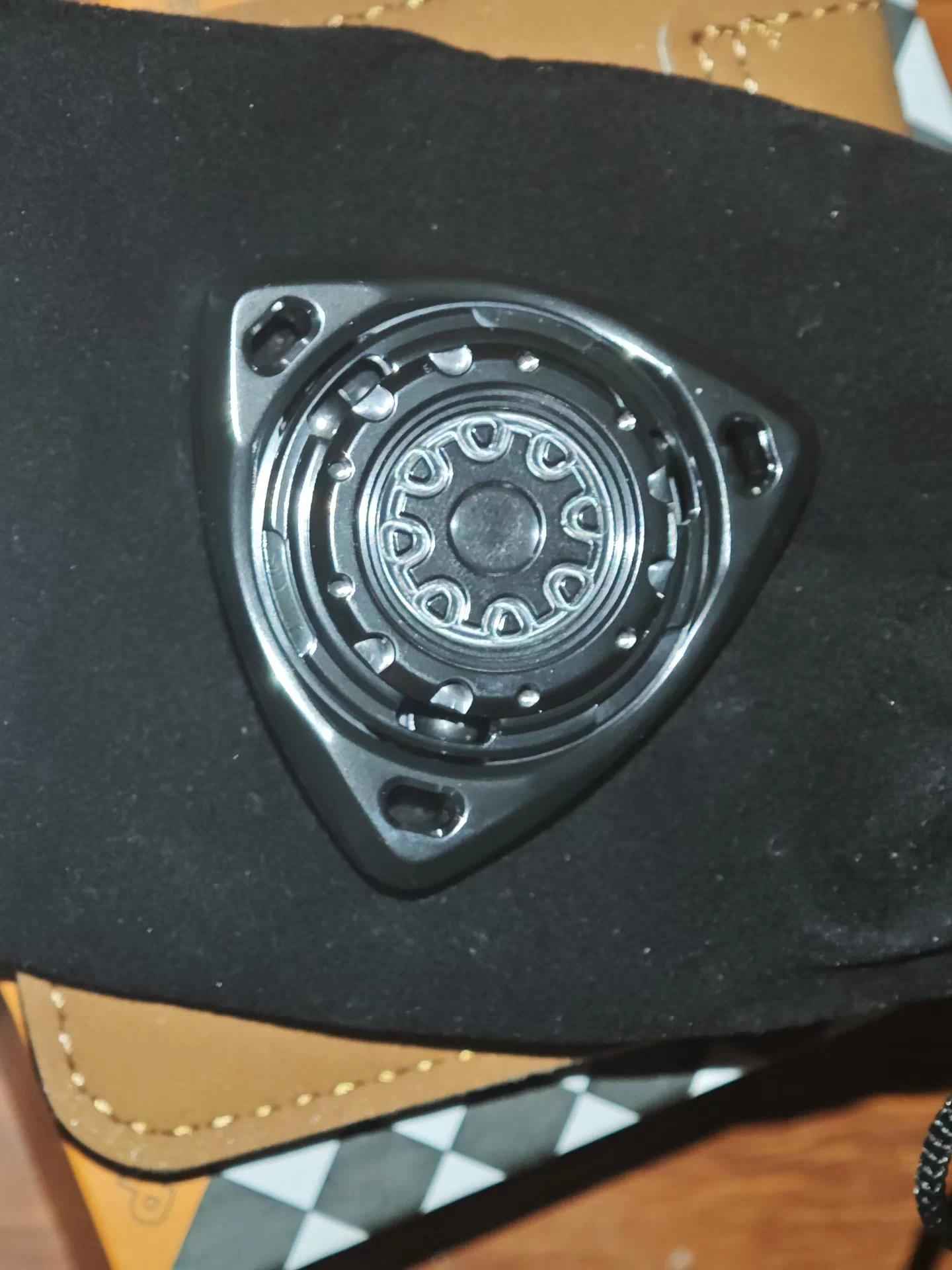 ROAR Spinner Zirconium