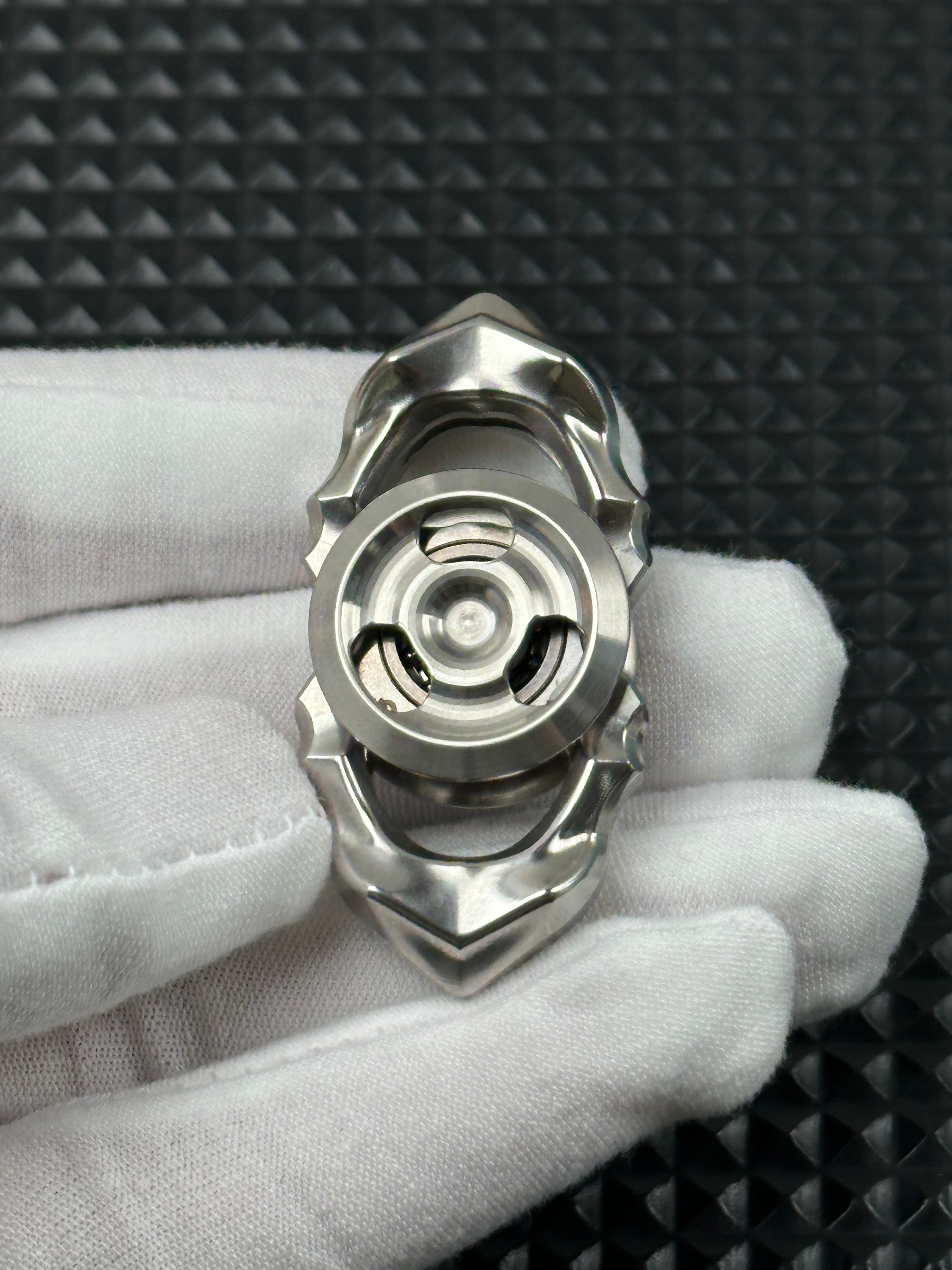 Thorns And Fog Stainless Steel Machine Finished