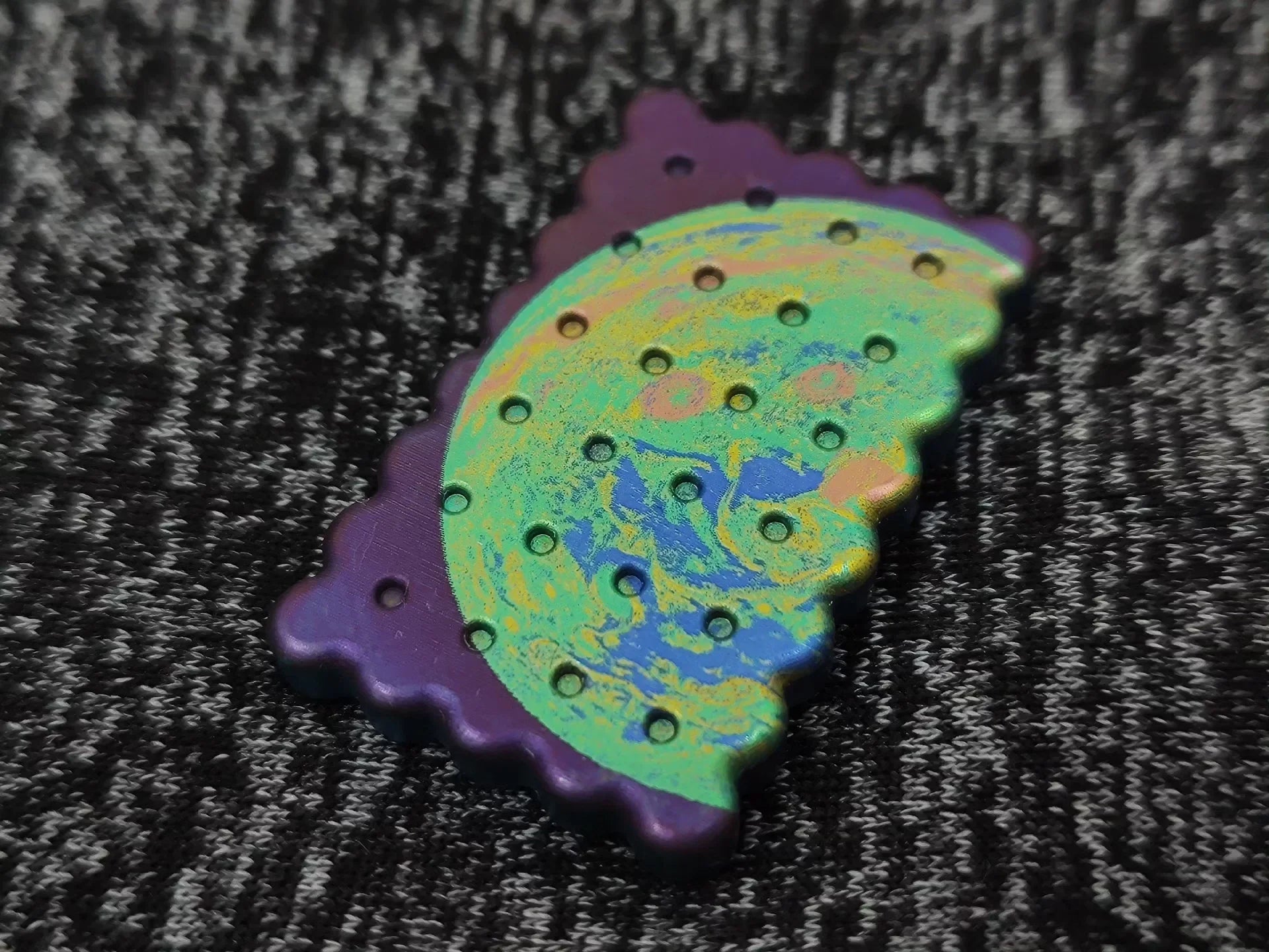 Biscuit Titanium