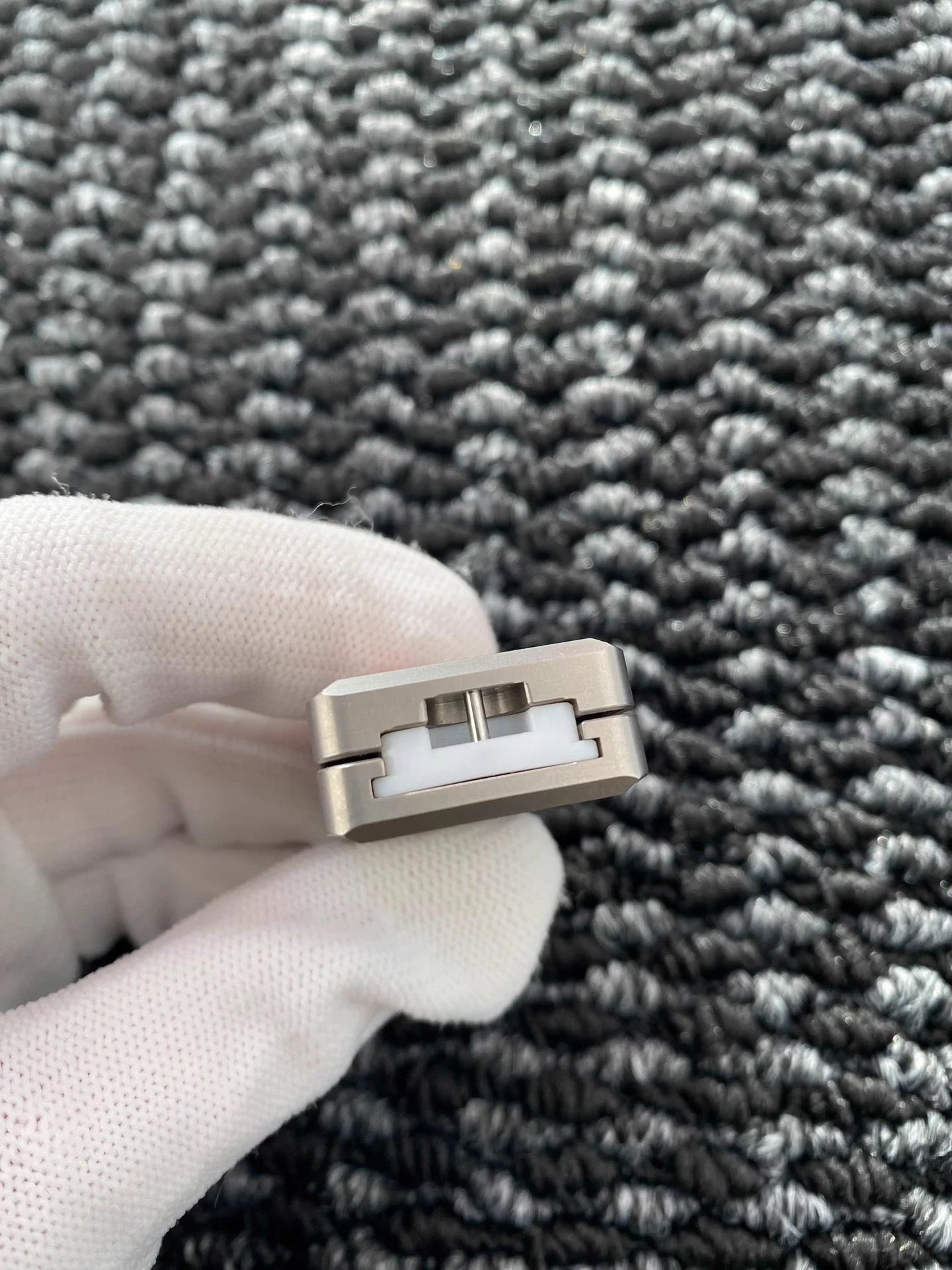 DRIVE Slider Titanium