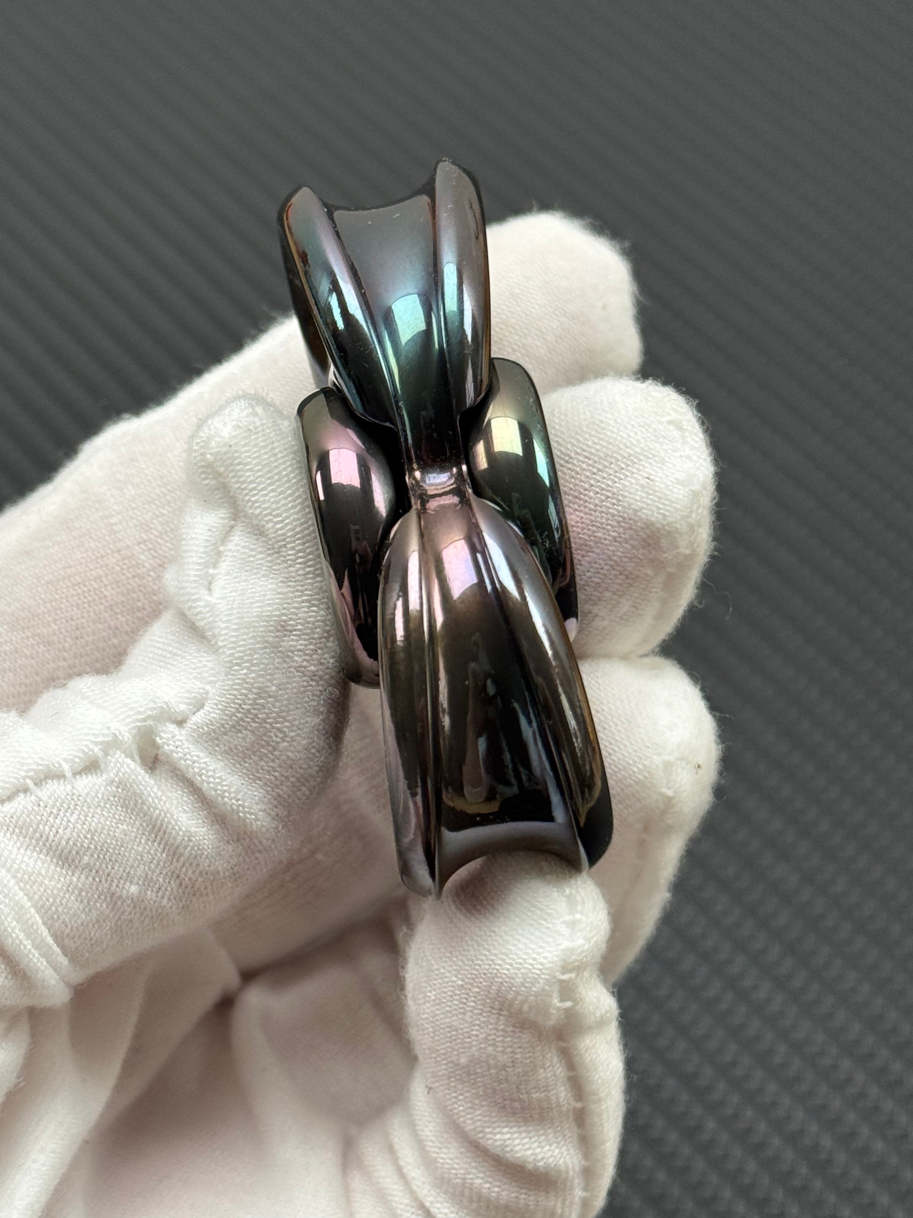 Laughing Zirconium Oil Slick