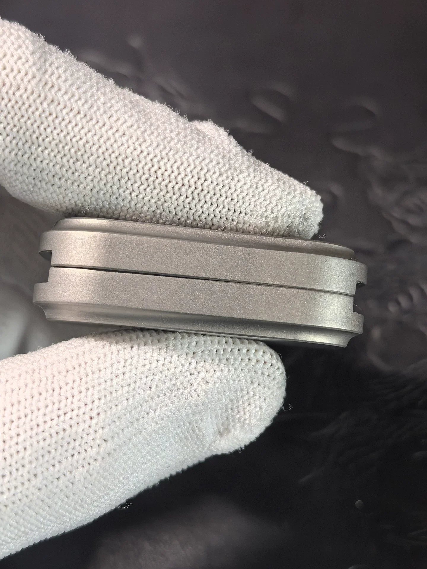 01EDC Slider No.11 Shell Titanium