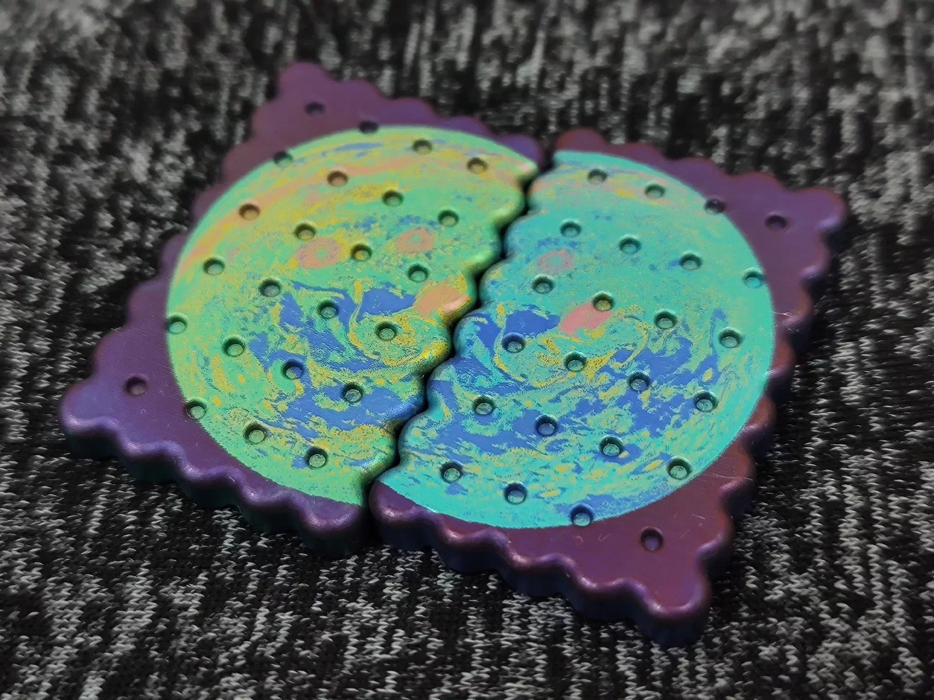 Biscuit Titanium