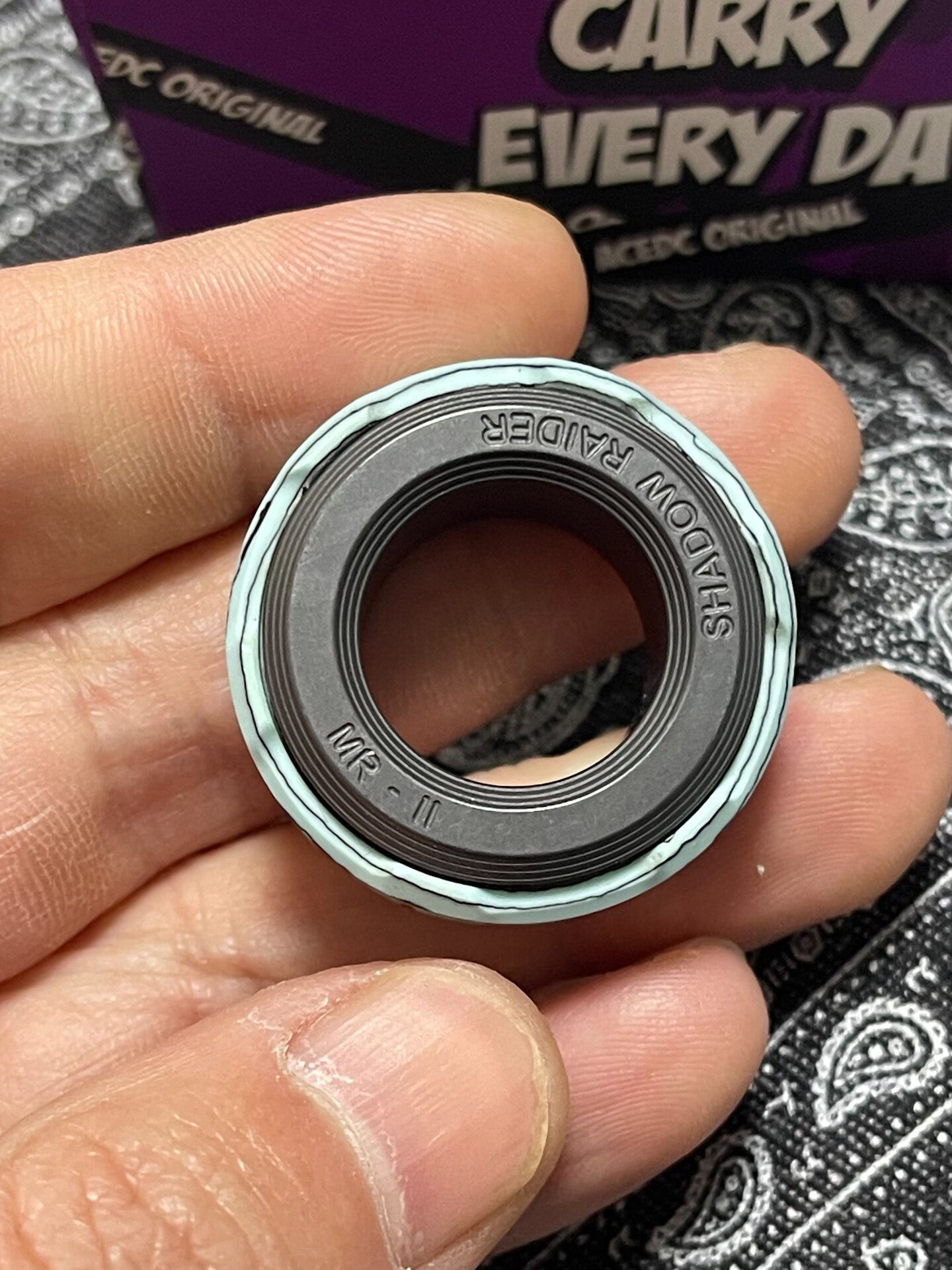 Shadow Raider Carbon Quartz