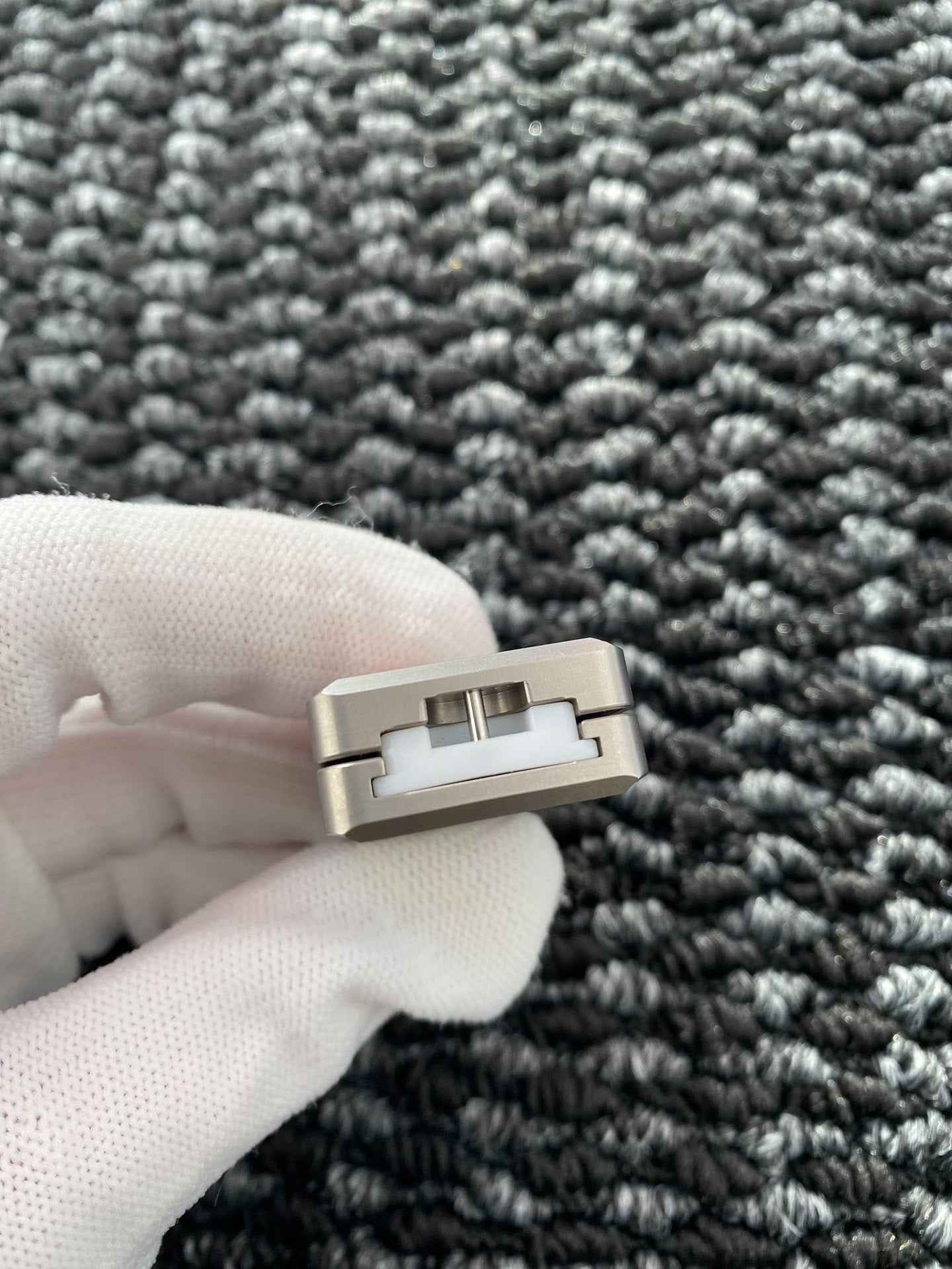DRIVE Slider Titanium