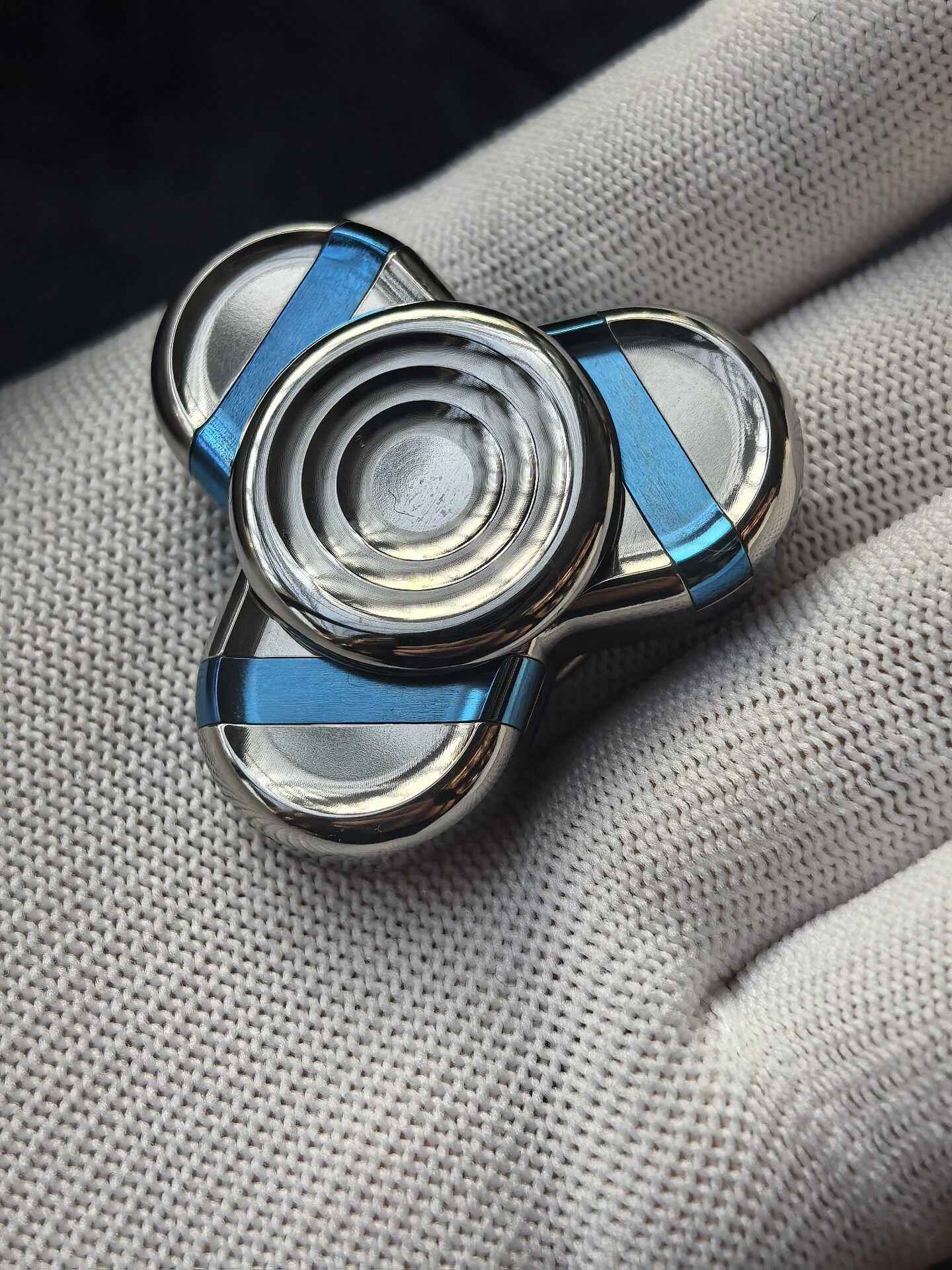 Trefoil Titanium