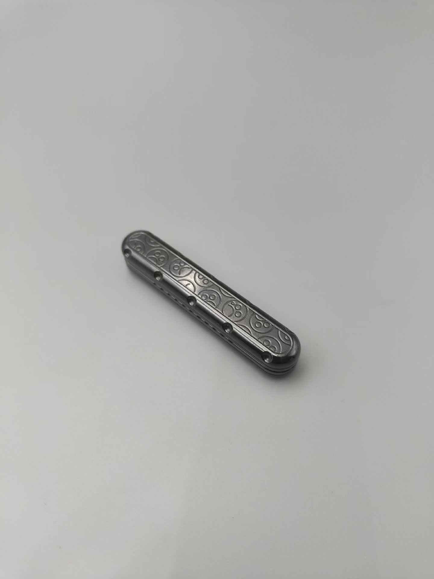Top D, Zirconium