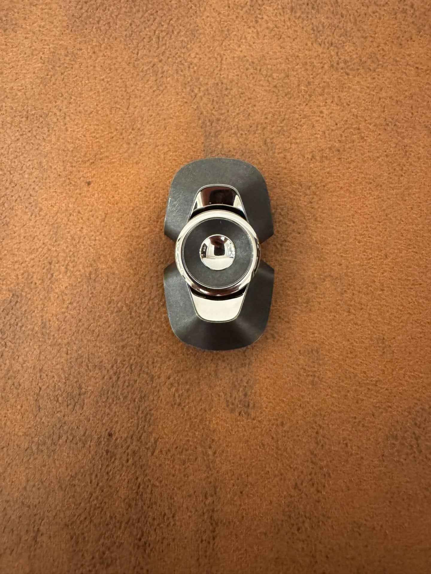 Lentic Titanium