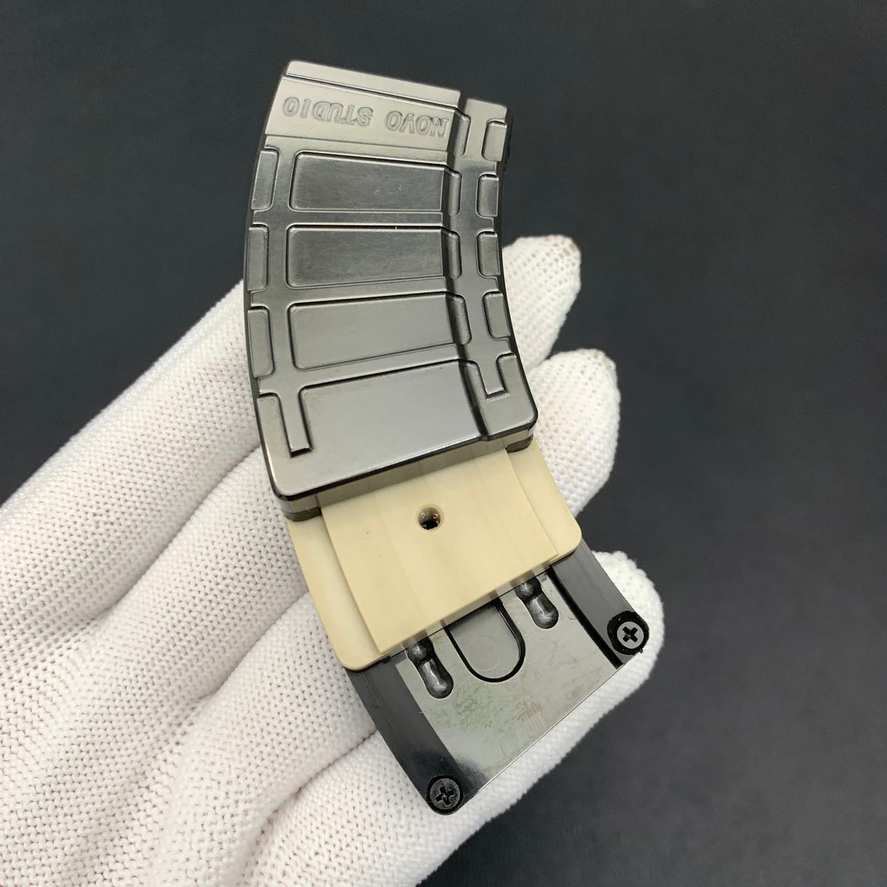 Dead Gun Zirconium