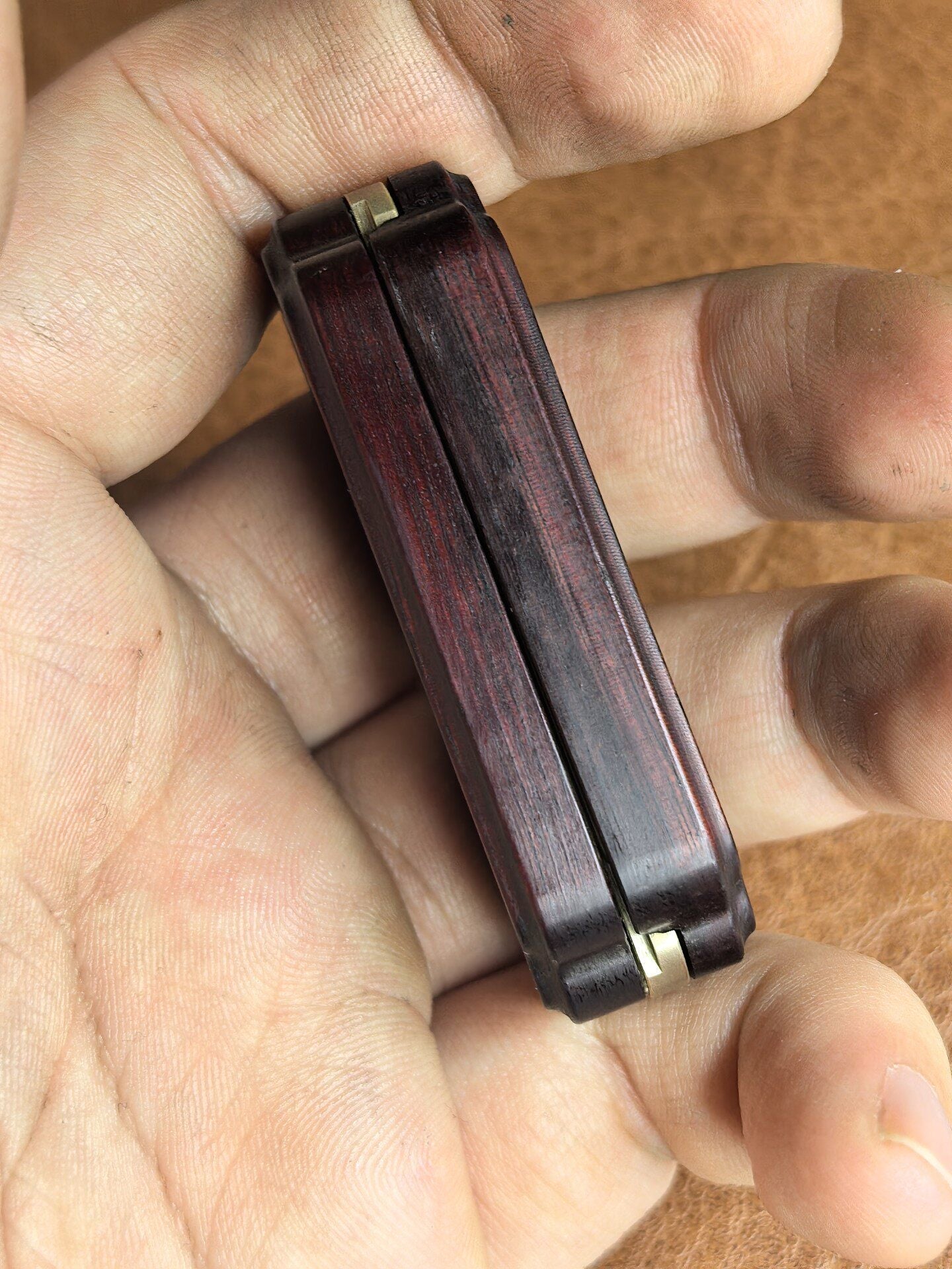 Ruyi Mechanical Slider Sandalwood