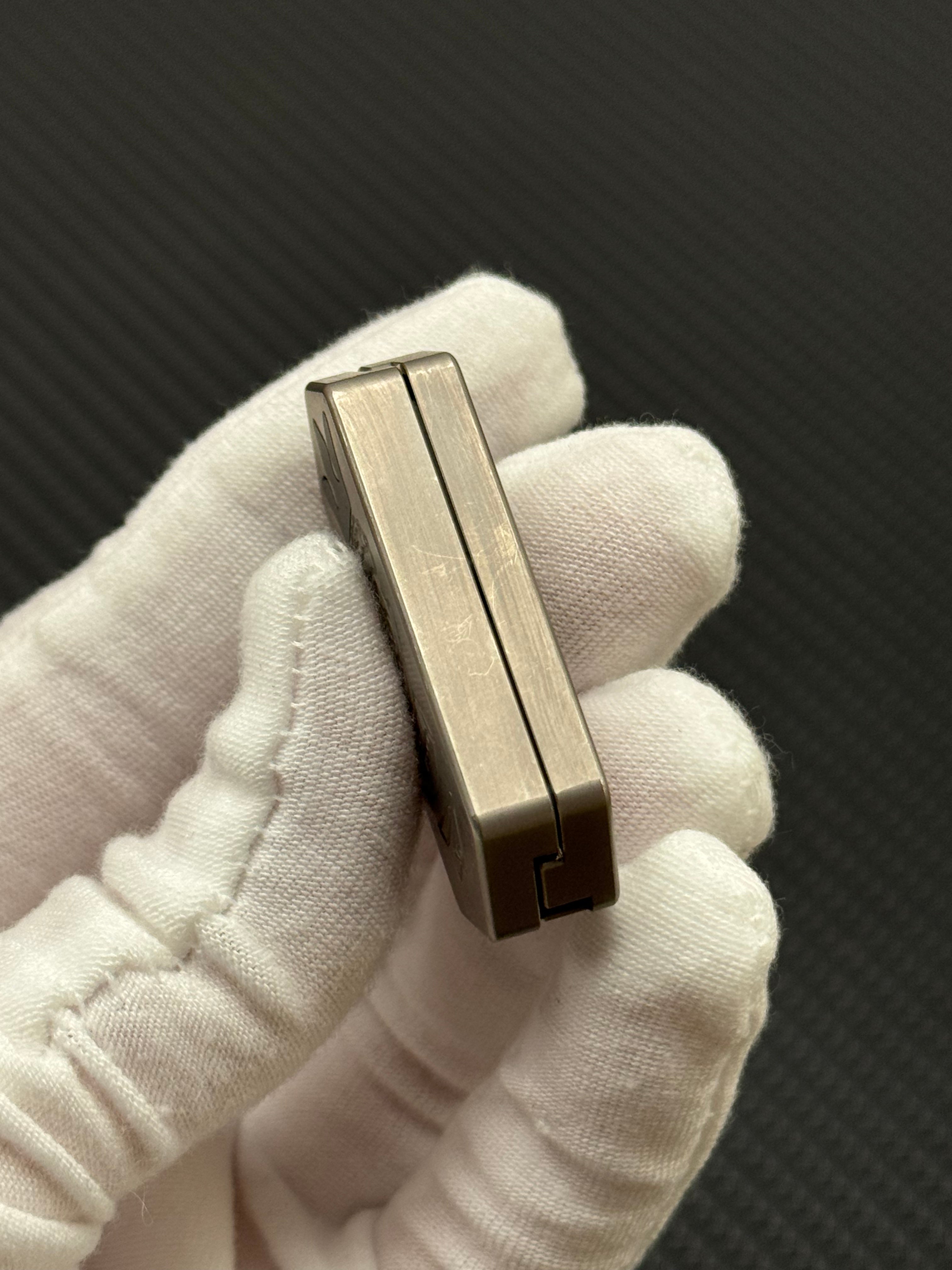 Plane Titanium