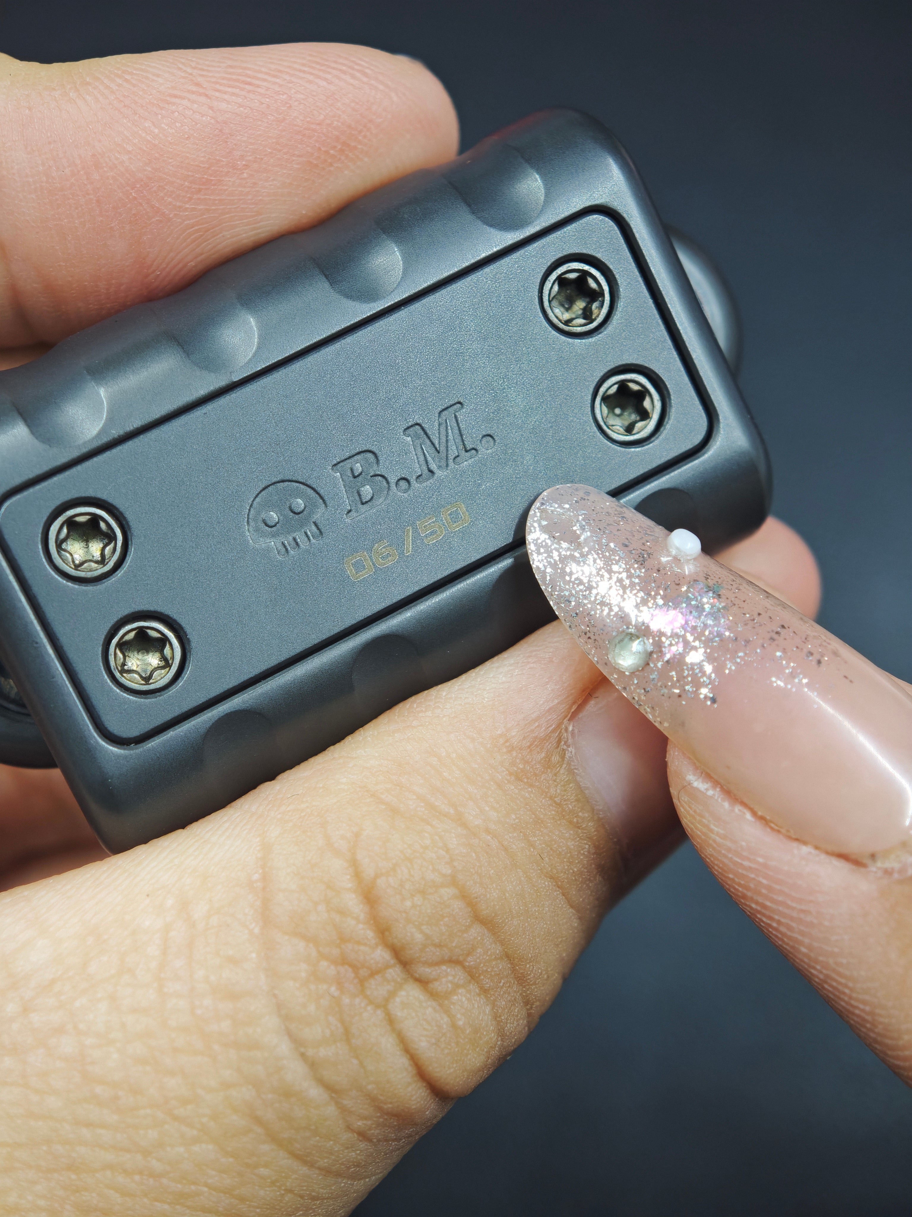 B&M Hotdog Zirconium