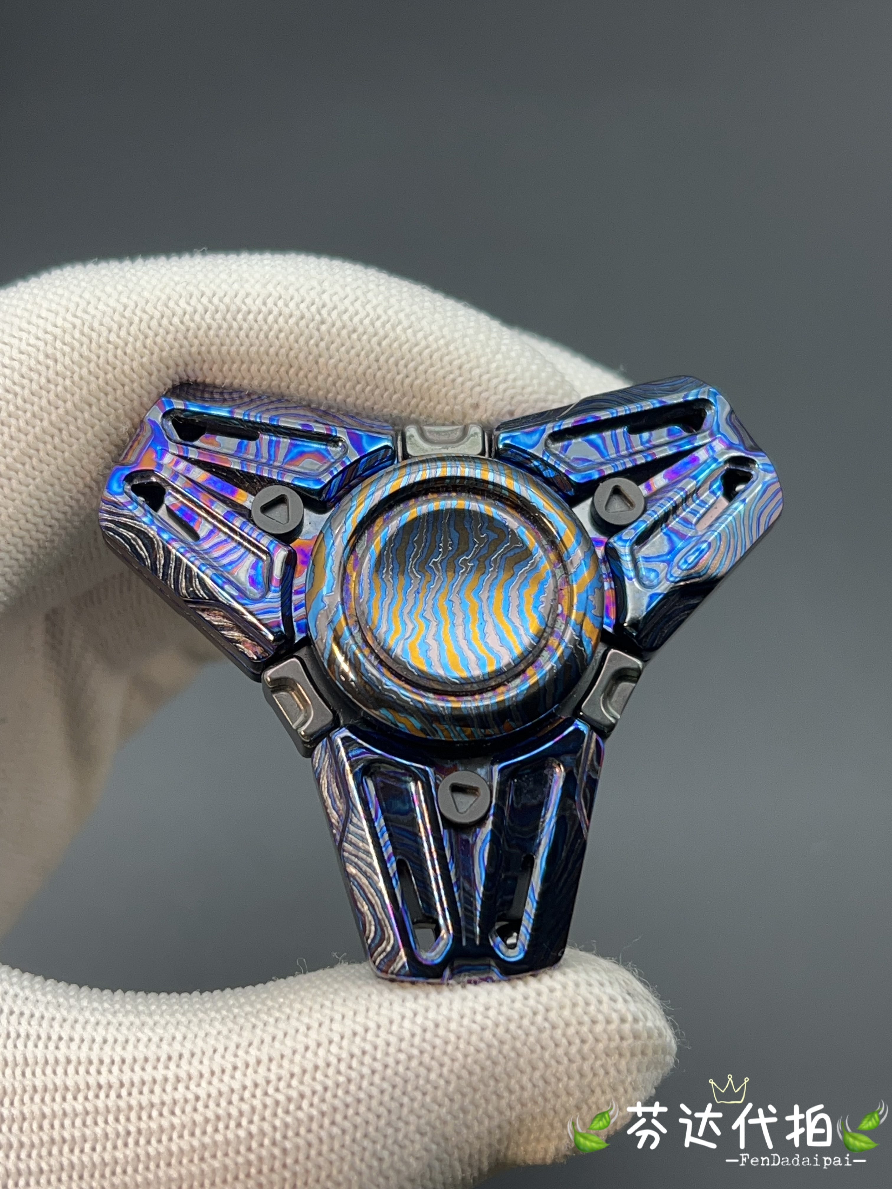 God of Time Zircuti