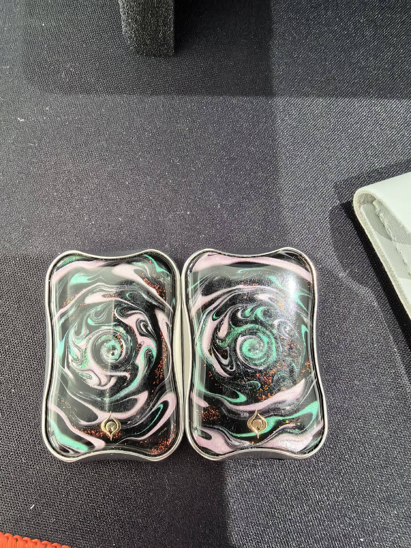 Aura Sand Stainless Steel