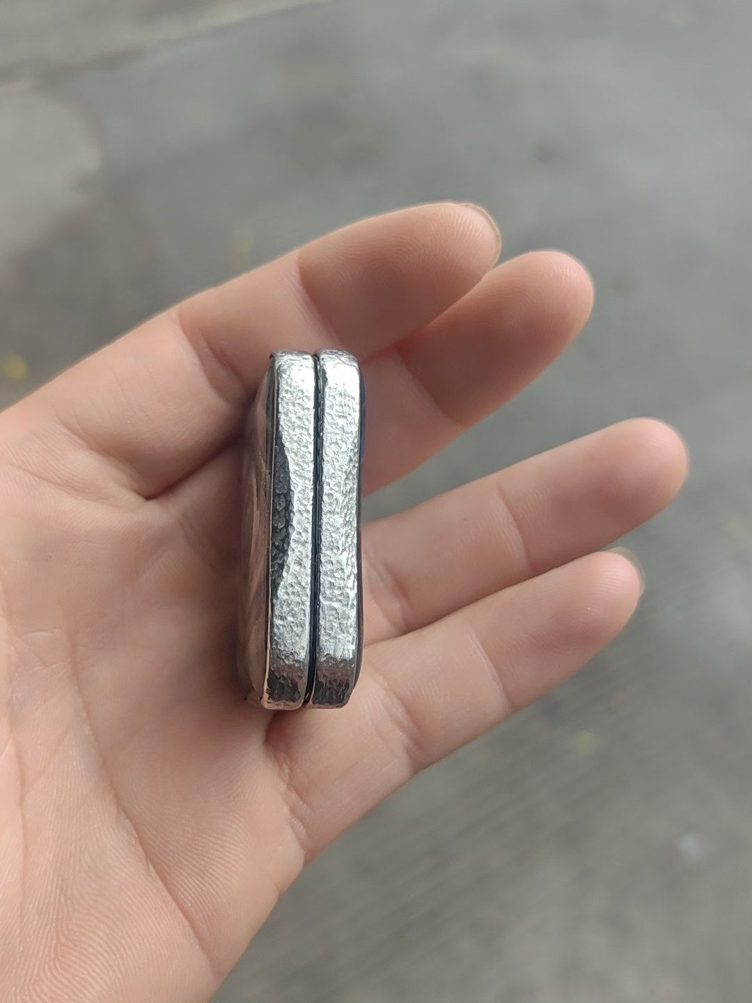 Aura Sand Stainless Steel