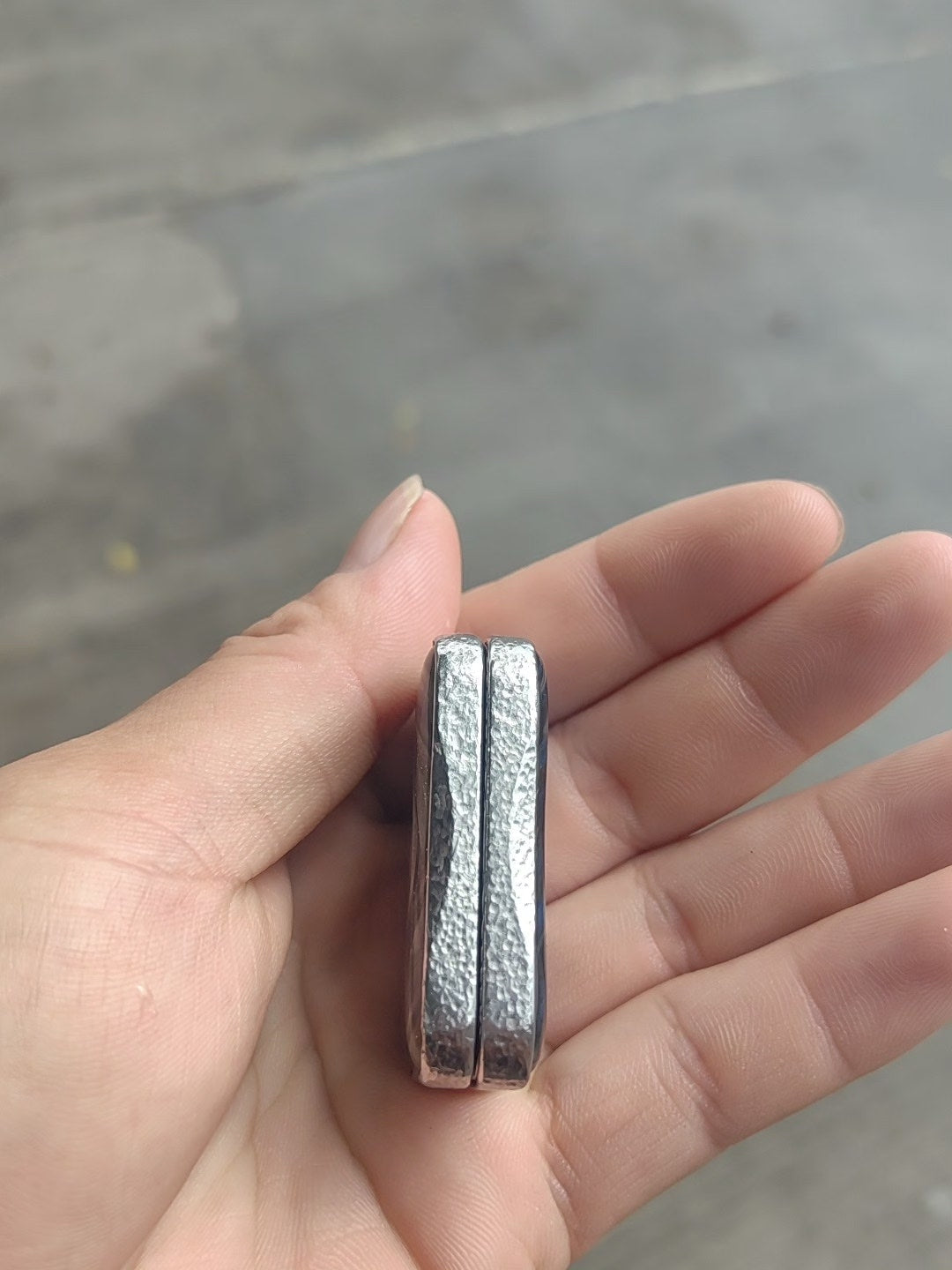 Aura Sand Stainless Steel