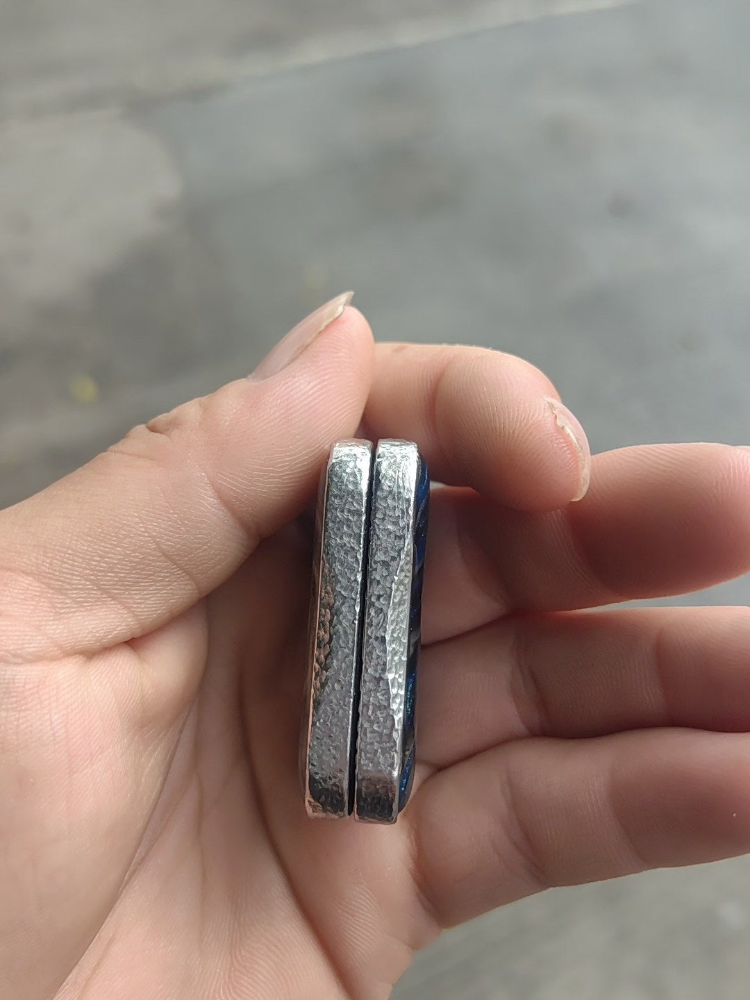 Aura Sand Stainless Steel
