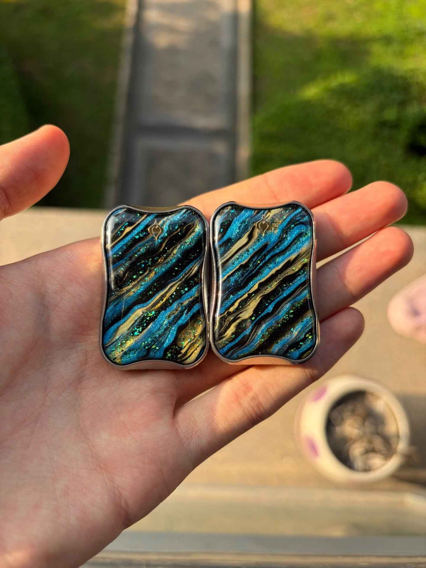 Aura Sand Titanium