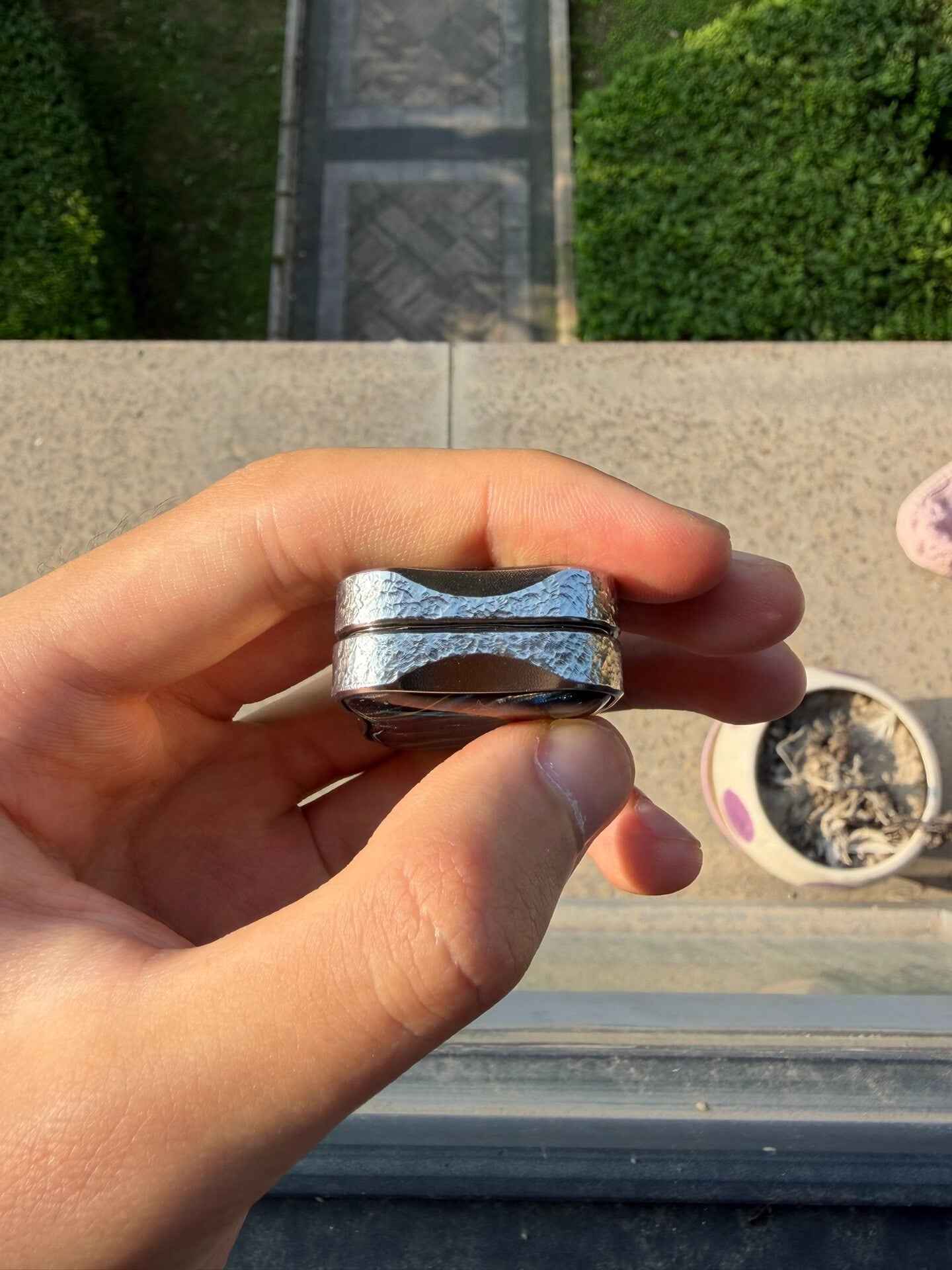 Aura Sand Titanium
