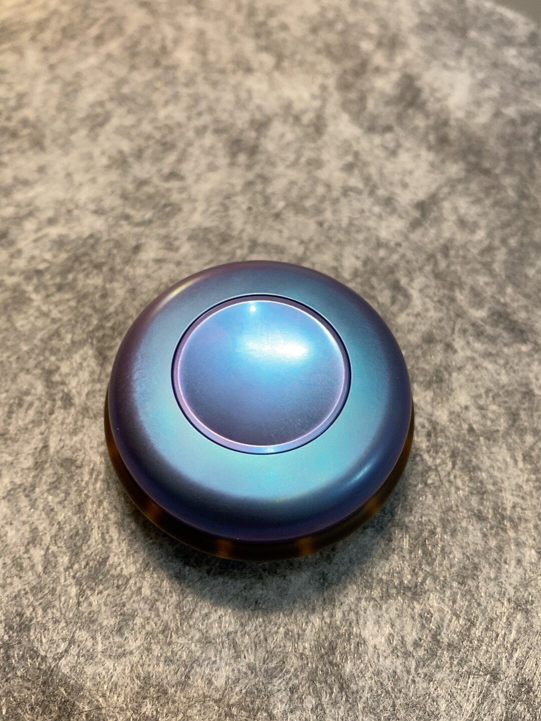 Macaron Titanium