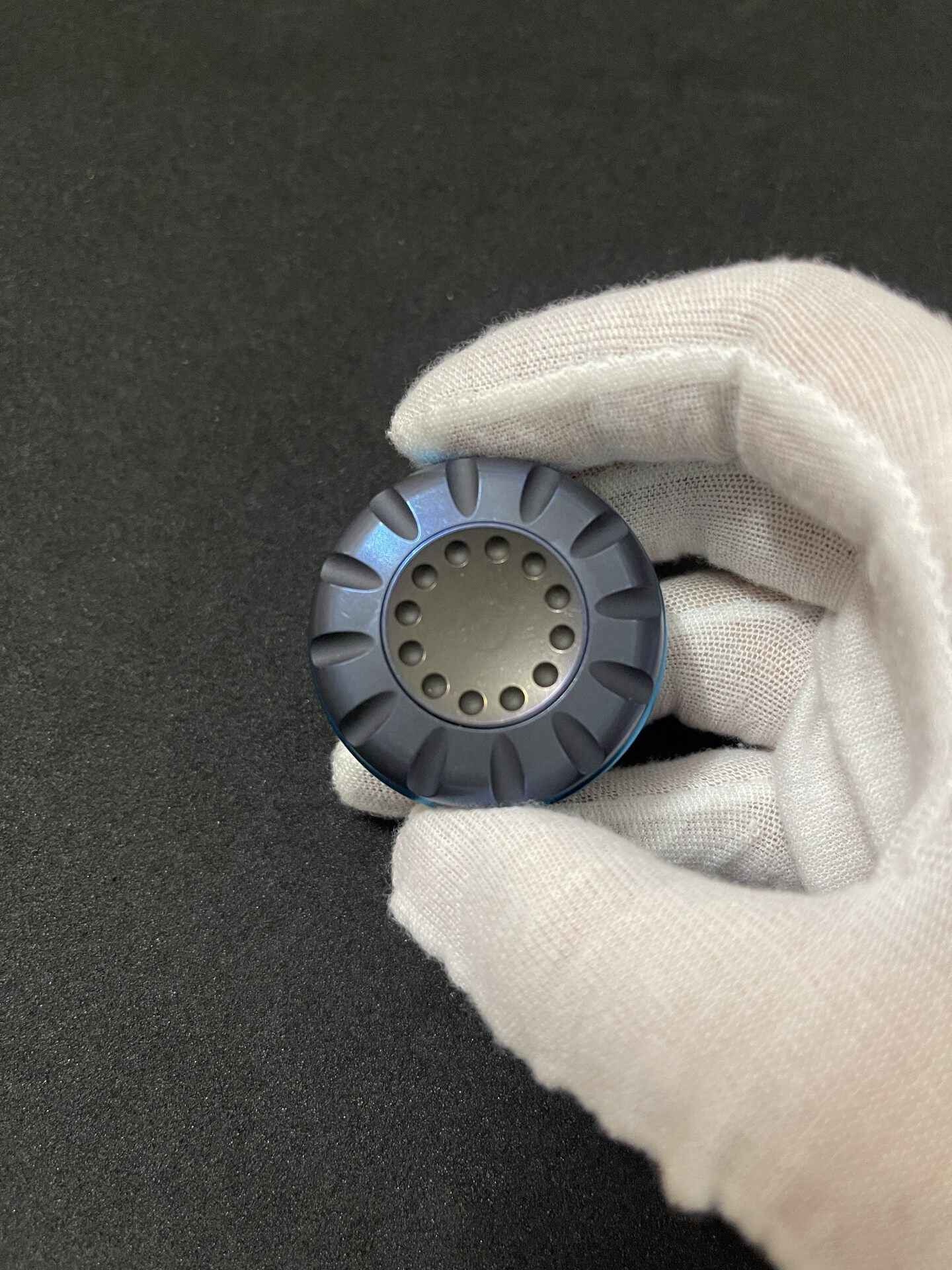 Biscuit Spinner Titanium