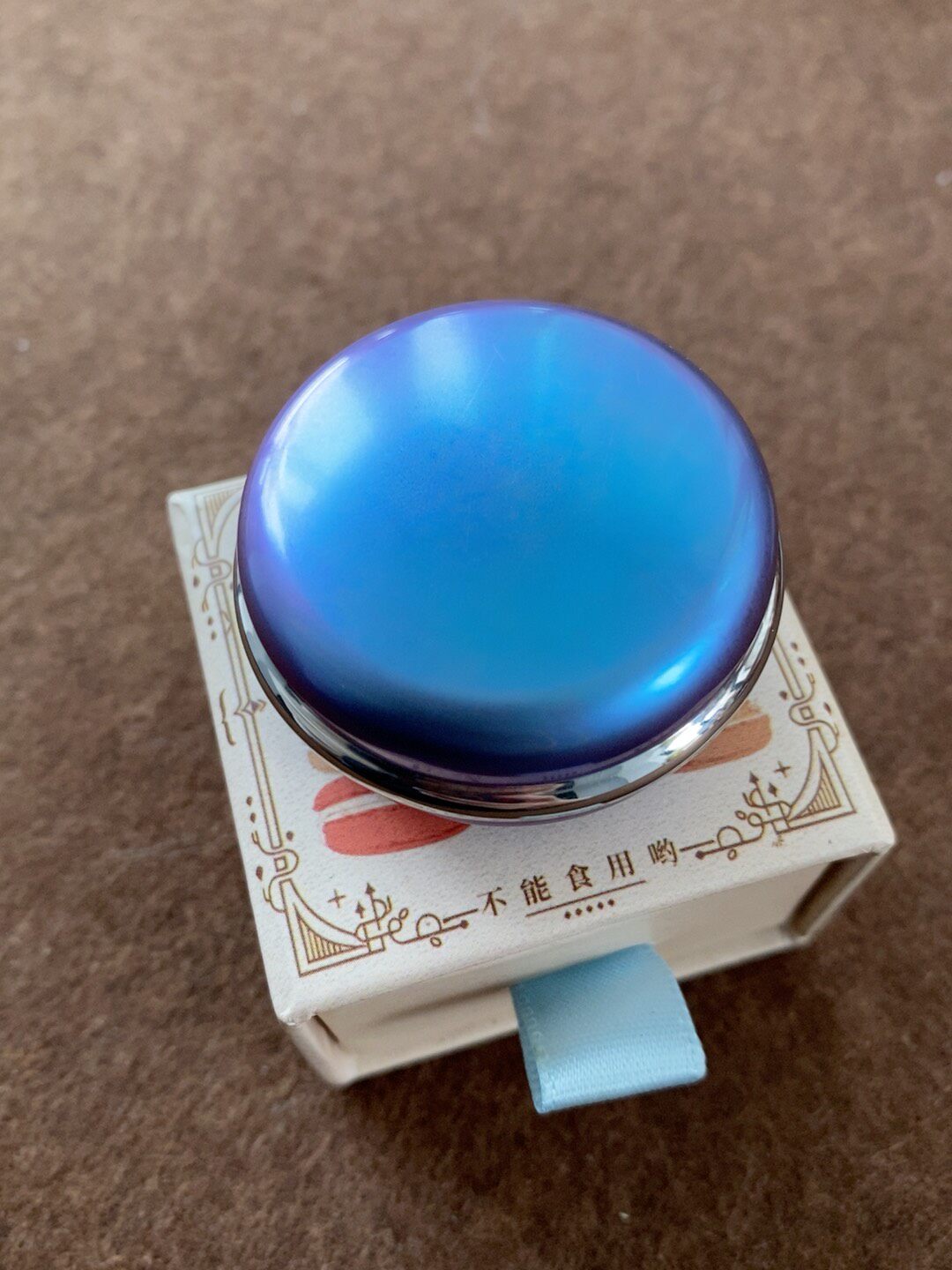 Macaron Titanium