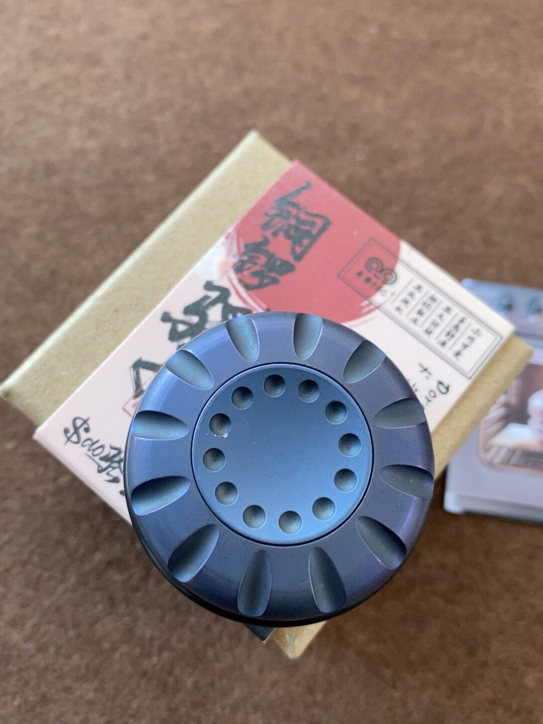 Biscuit Spinner Titanium