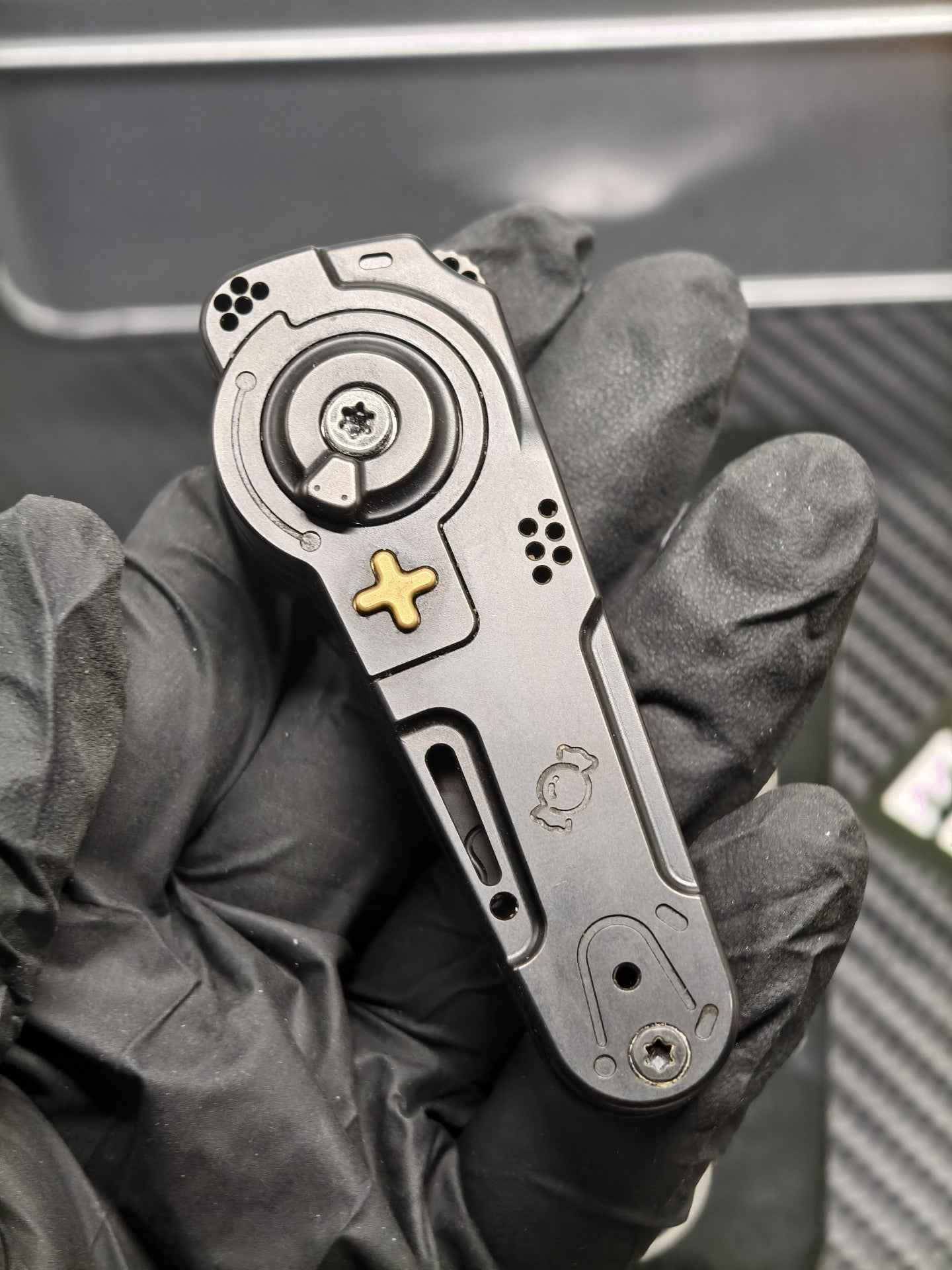 Dimension Slash Pry Bar Titanium Limited Edition