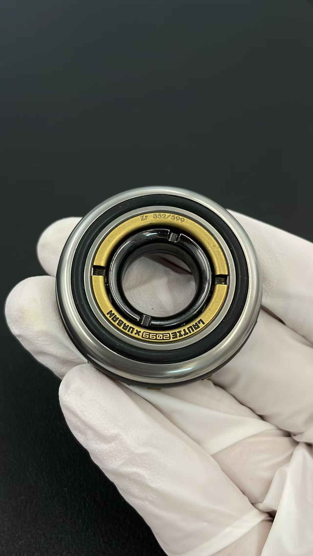 Doughnut Zirconium
