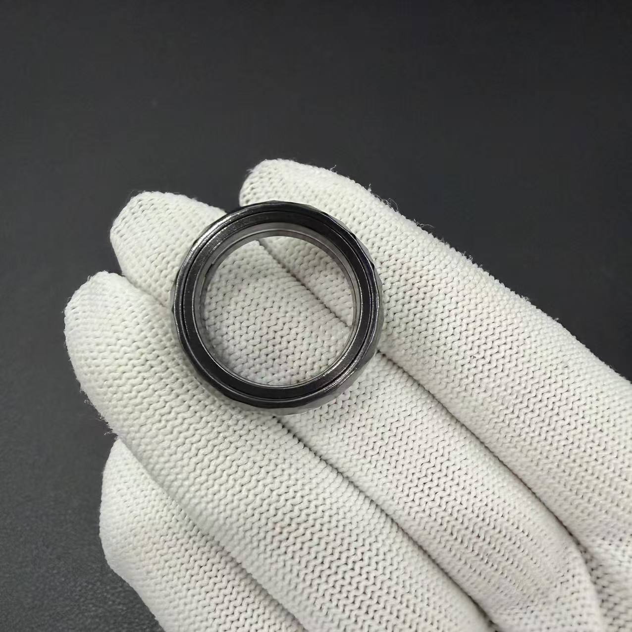 Pig Ratchet Zirconium