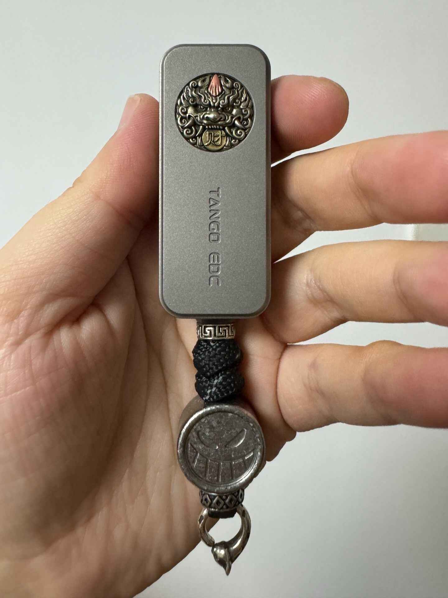 Sugar Cube Titanium