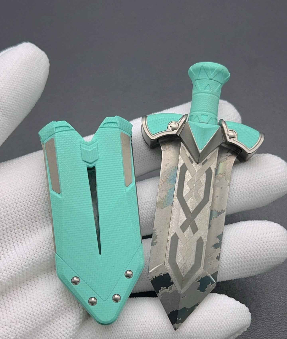 Ghost Lantern Lake Sword G10