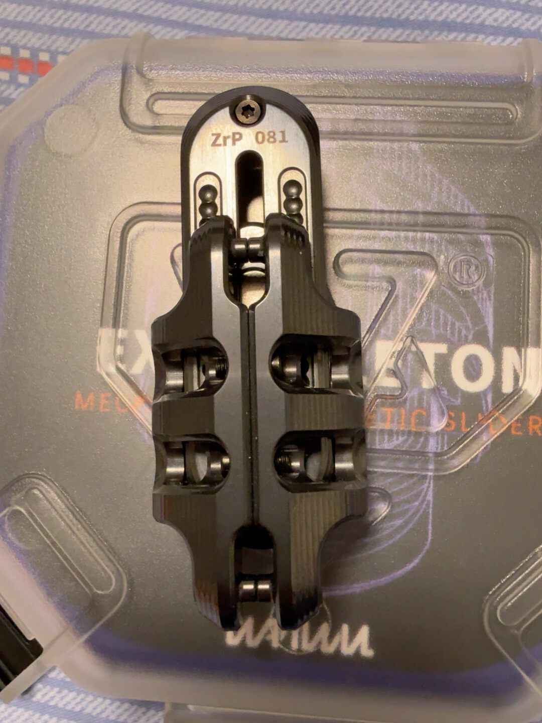 EXOSKELETON, Zirconium