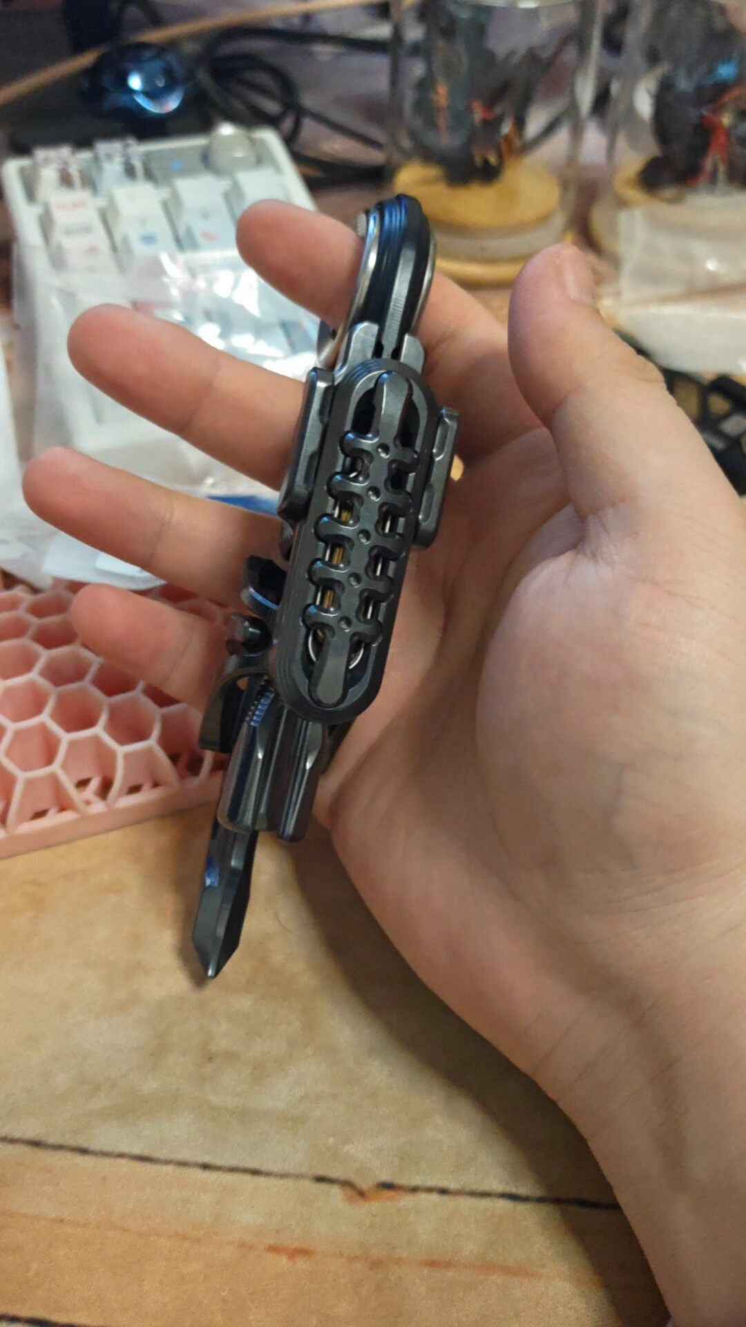 EXOSKELETON Zirconium Titanium