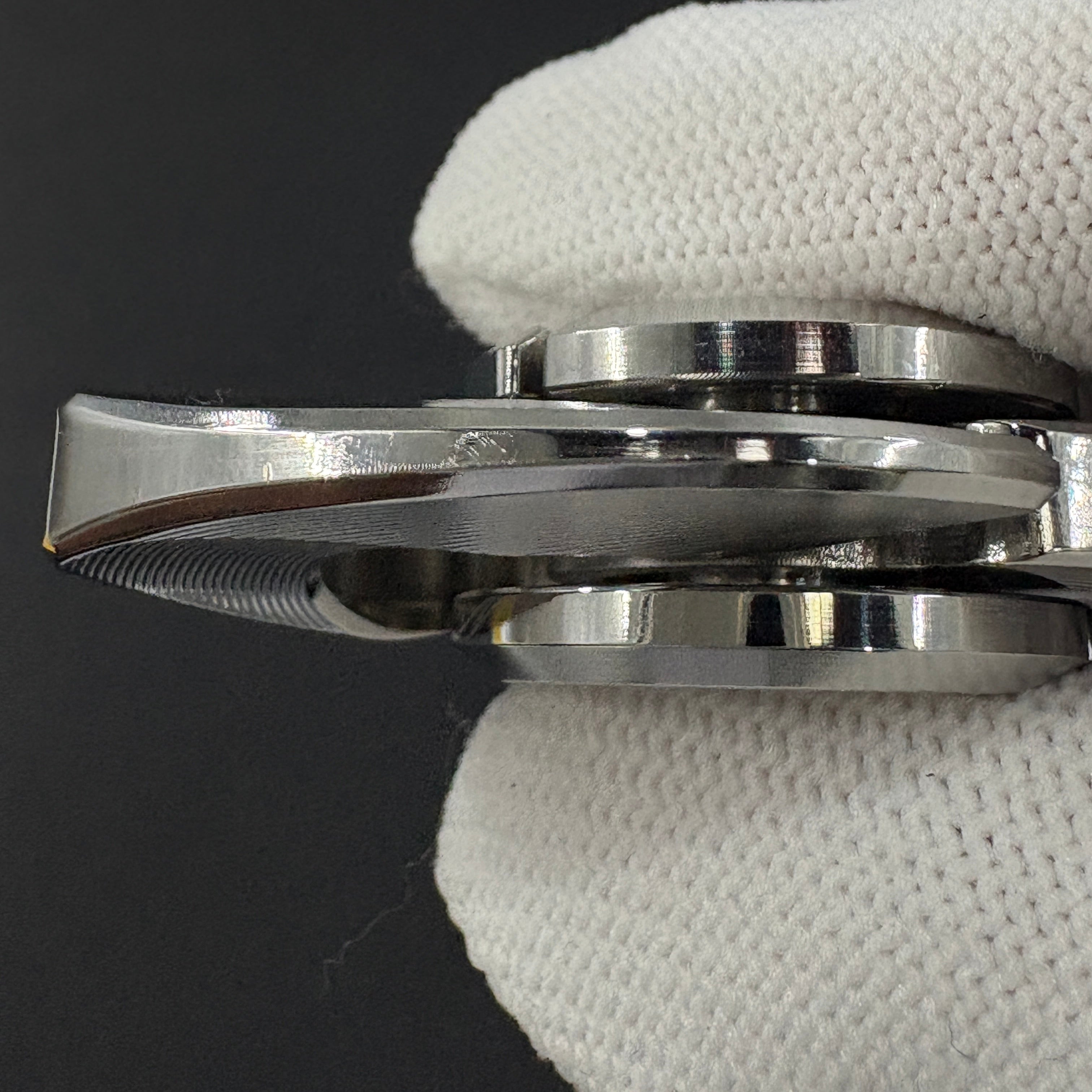 Baby Dolphin Titanium