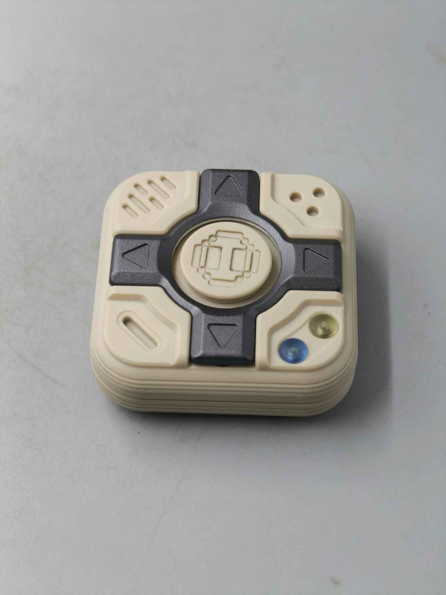 P-CUBE PEEK