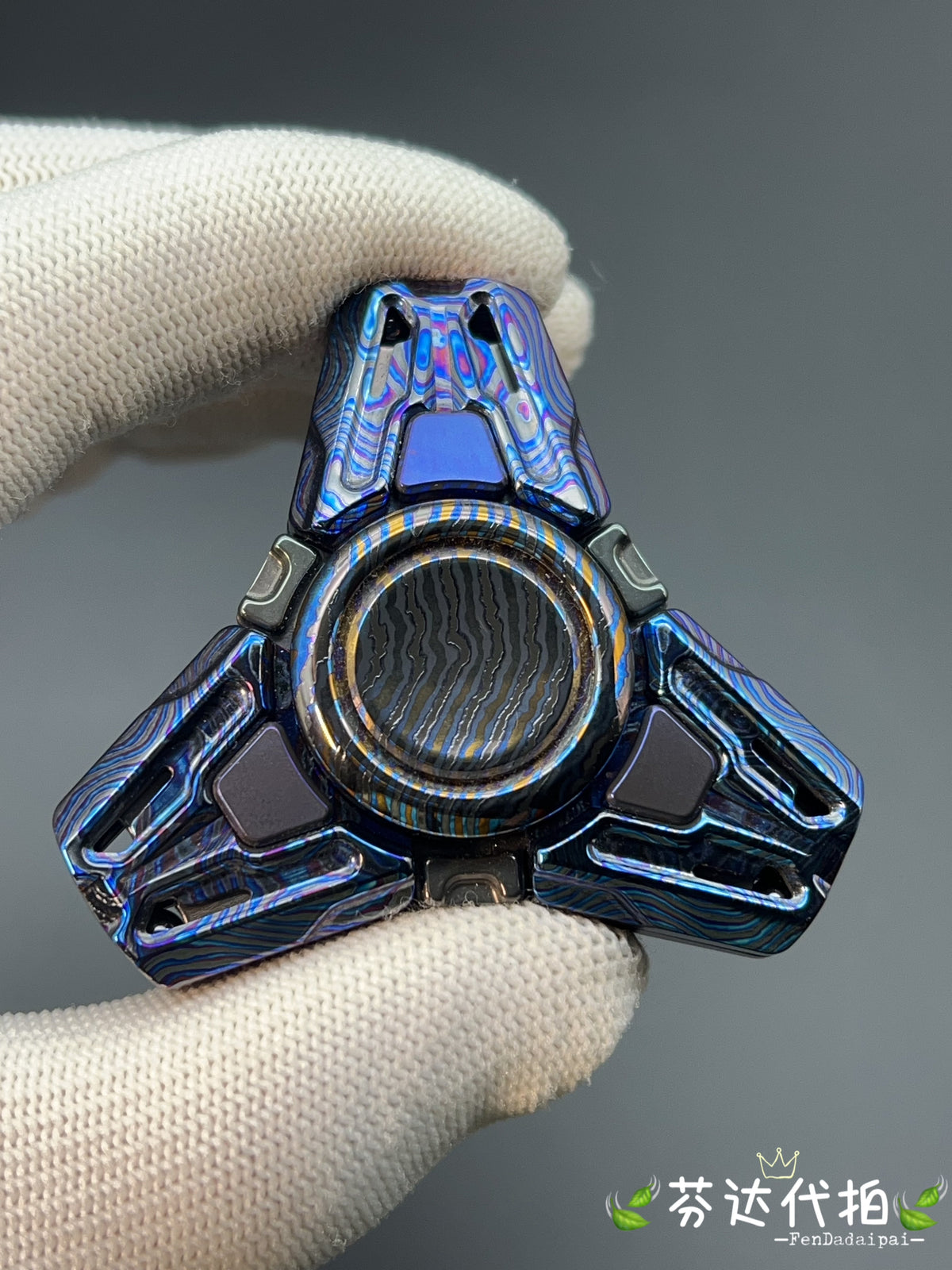 God of Time Zircuti