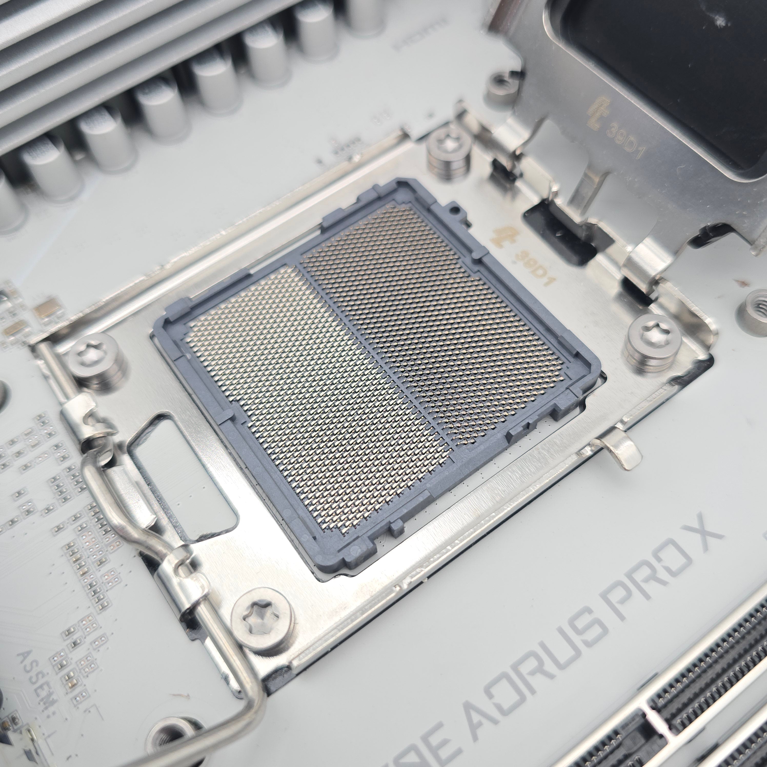 Gigabyte Aorus X670E Aorus Pro X, AMD Socket AM5, ATX Desktop Gaming Motherboard