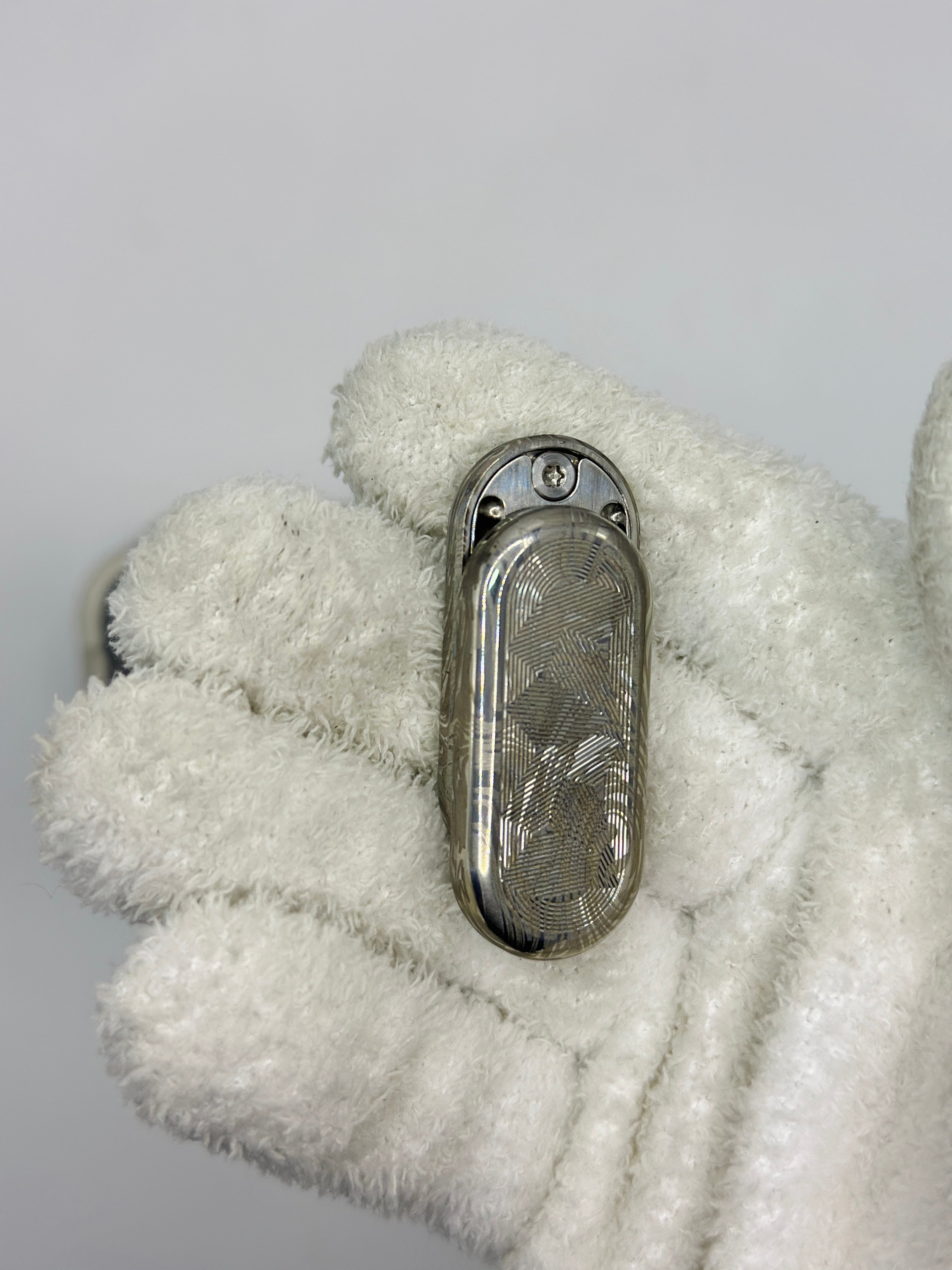 Top B Rain Titanium Engraved Polished