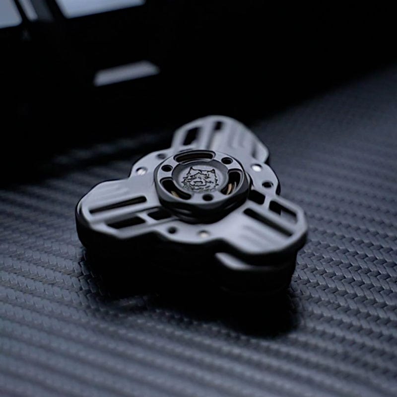 Tri linkage spinner