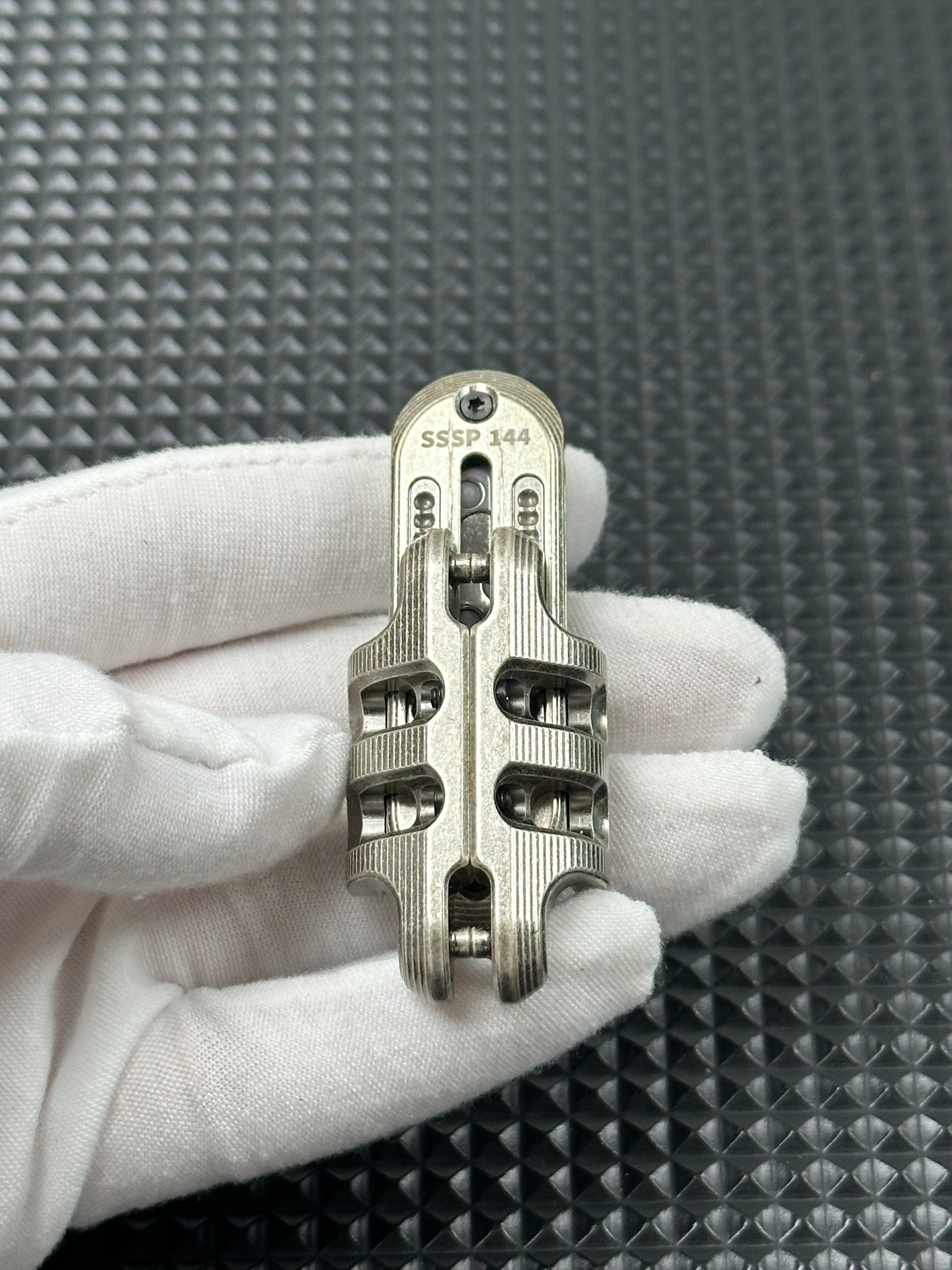 Exoskeleton Magnetic Mechanical Stainless Steel