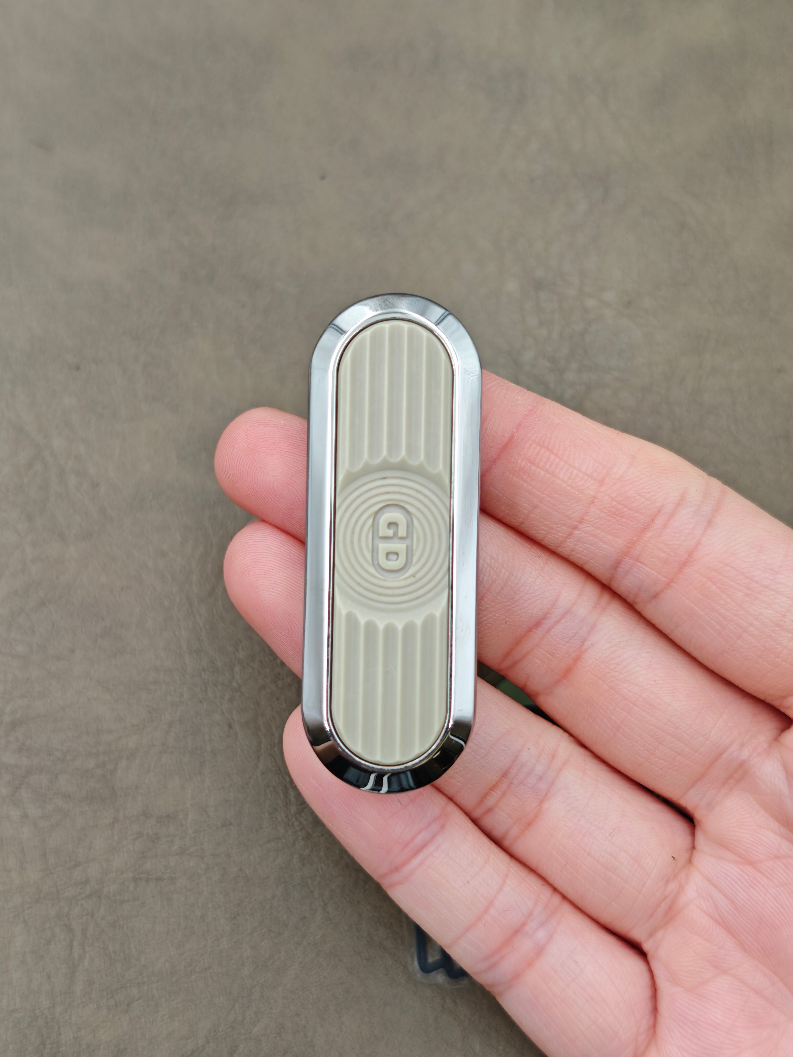 Pipa Plate Titanium Polished
