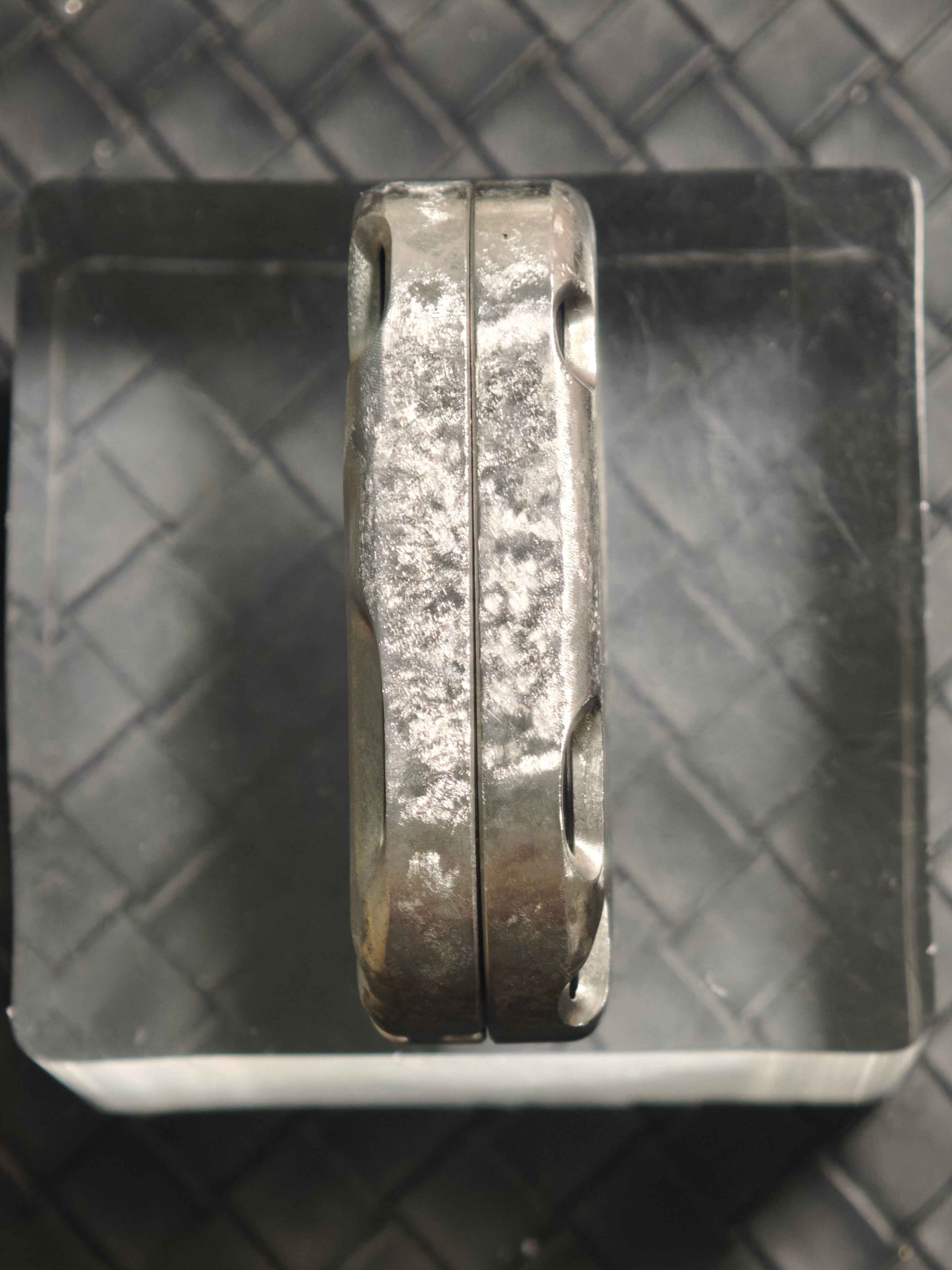 Lag Stainless Steel