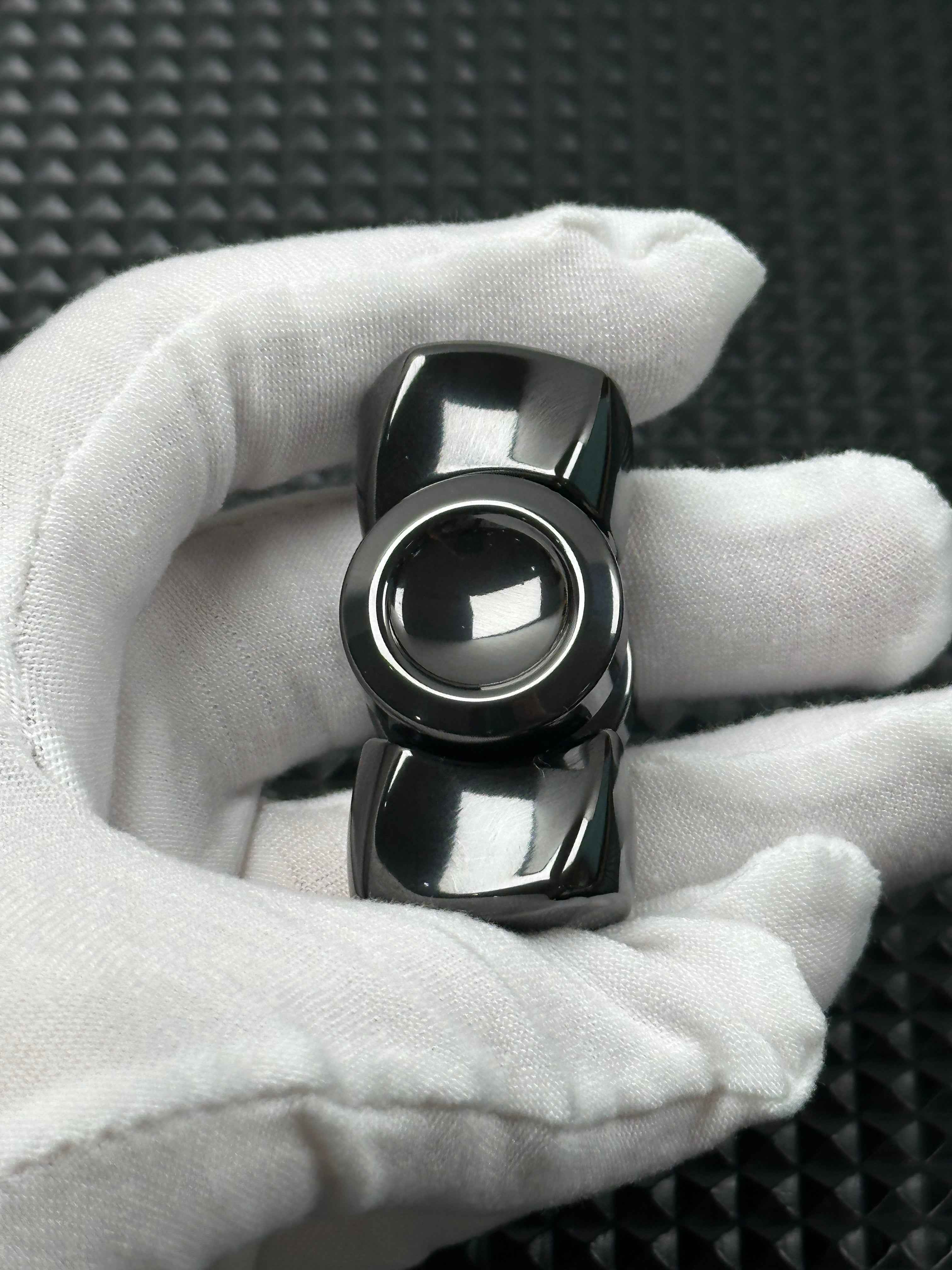 Zen Zirconium
