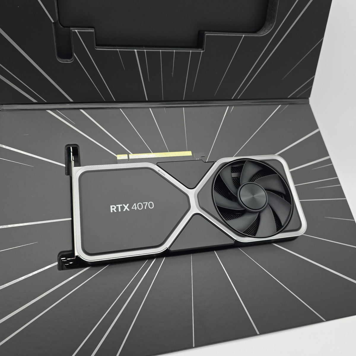 RTX 4070 Founders Edition 12GB, NVIDIA Gaming Graphics Card GPU