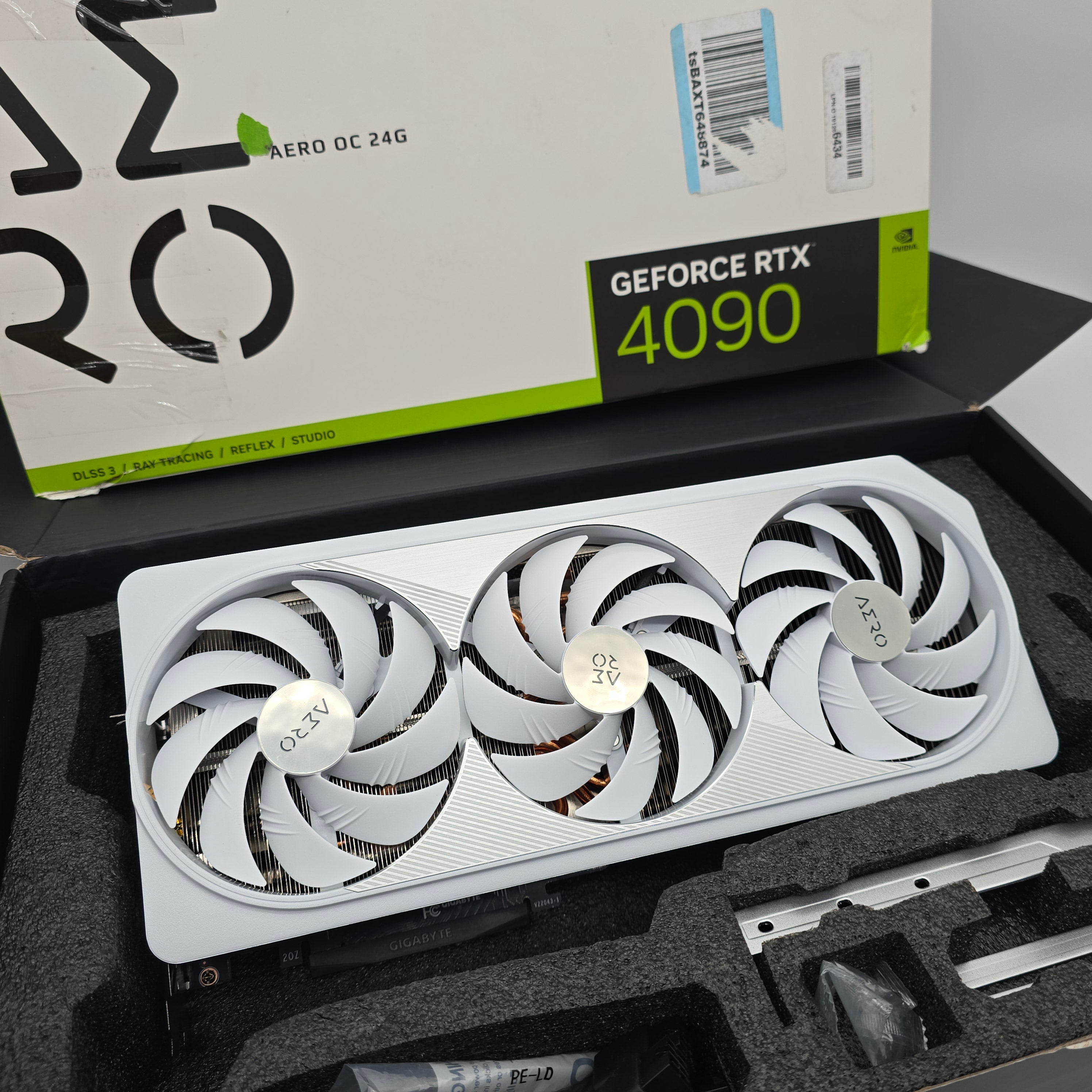 RTX 4090 Gigabyte AERO OC 24GB White, NVIDIA Gaming Graphics Card GPU