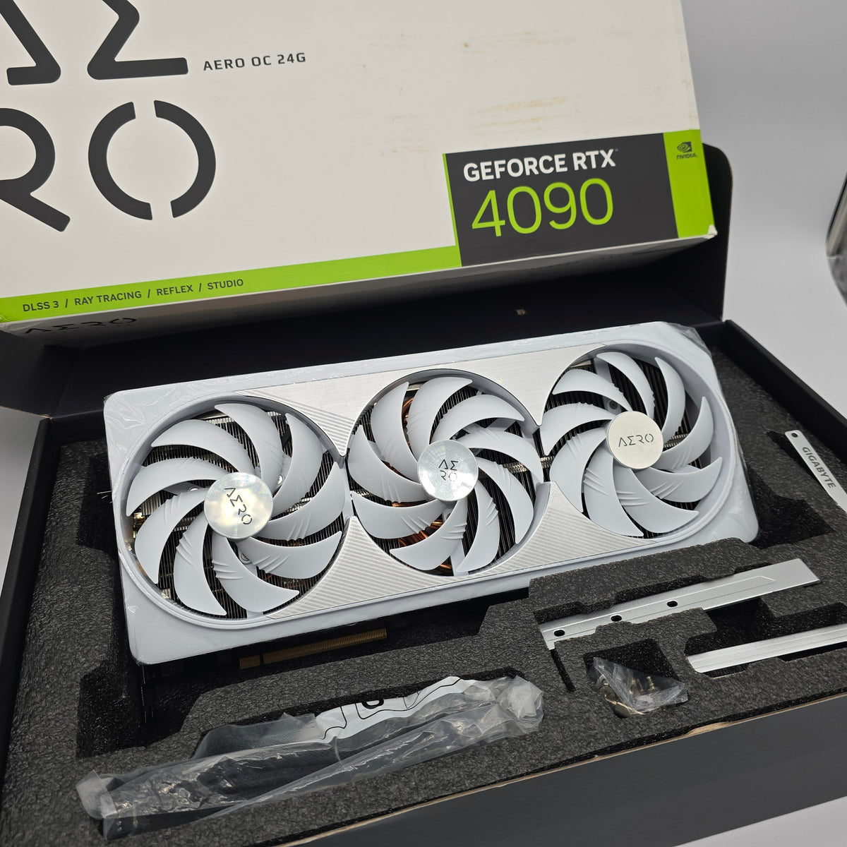RTX 4090 Gigabyte Aero OC White 24GB, NVIDIA Gaming Graphics Card GPU, Brand New